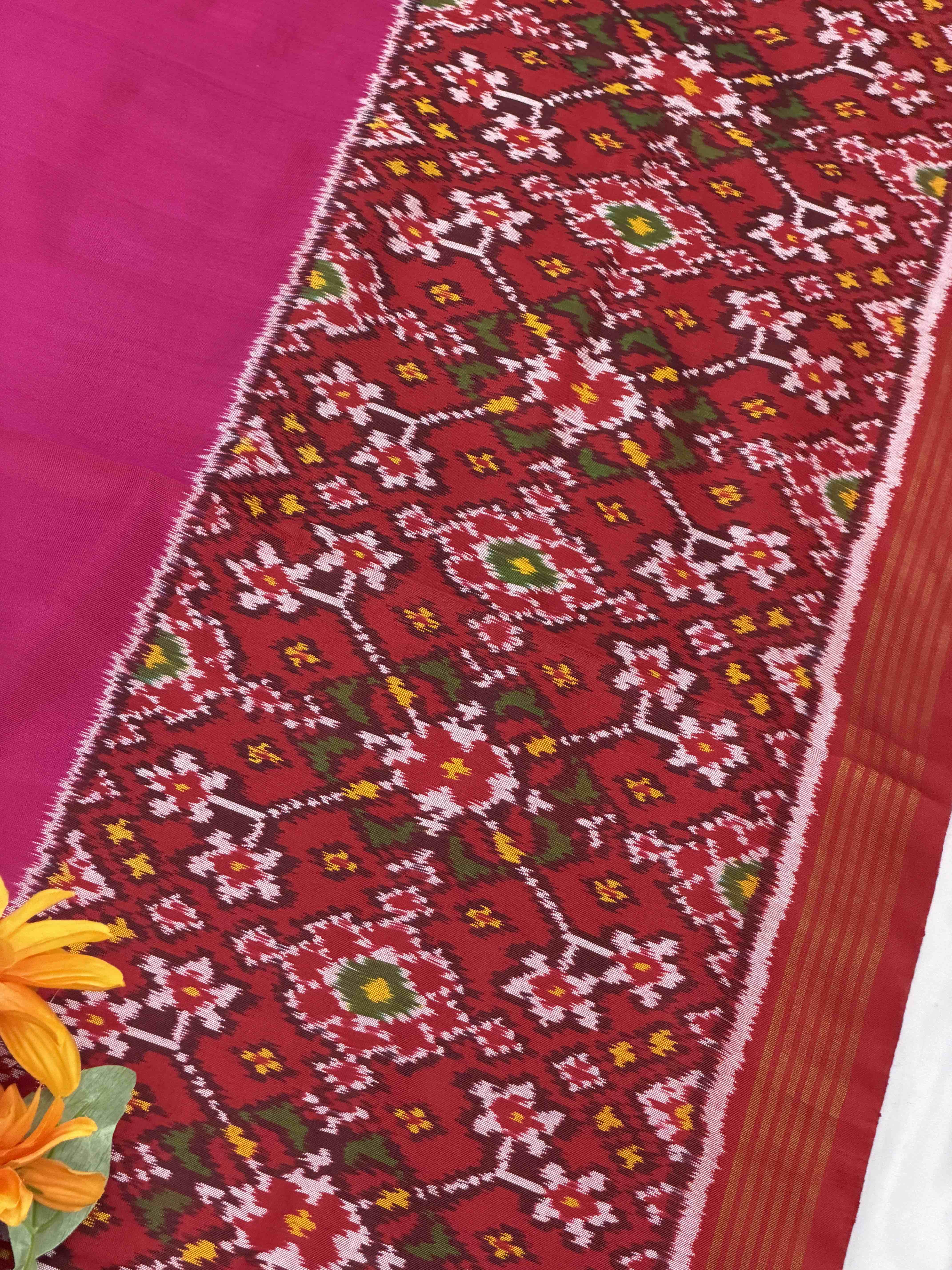 Red & Pink Navaratan Skirt border plain pink patola saree
