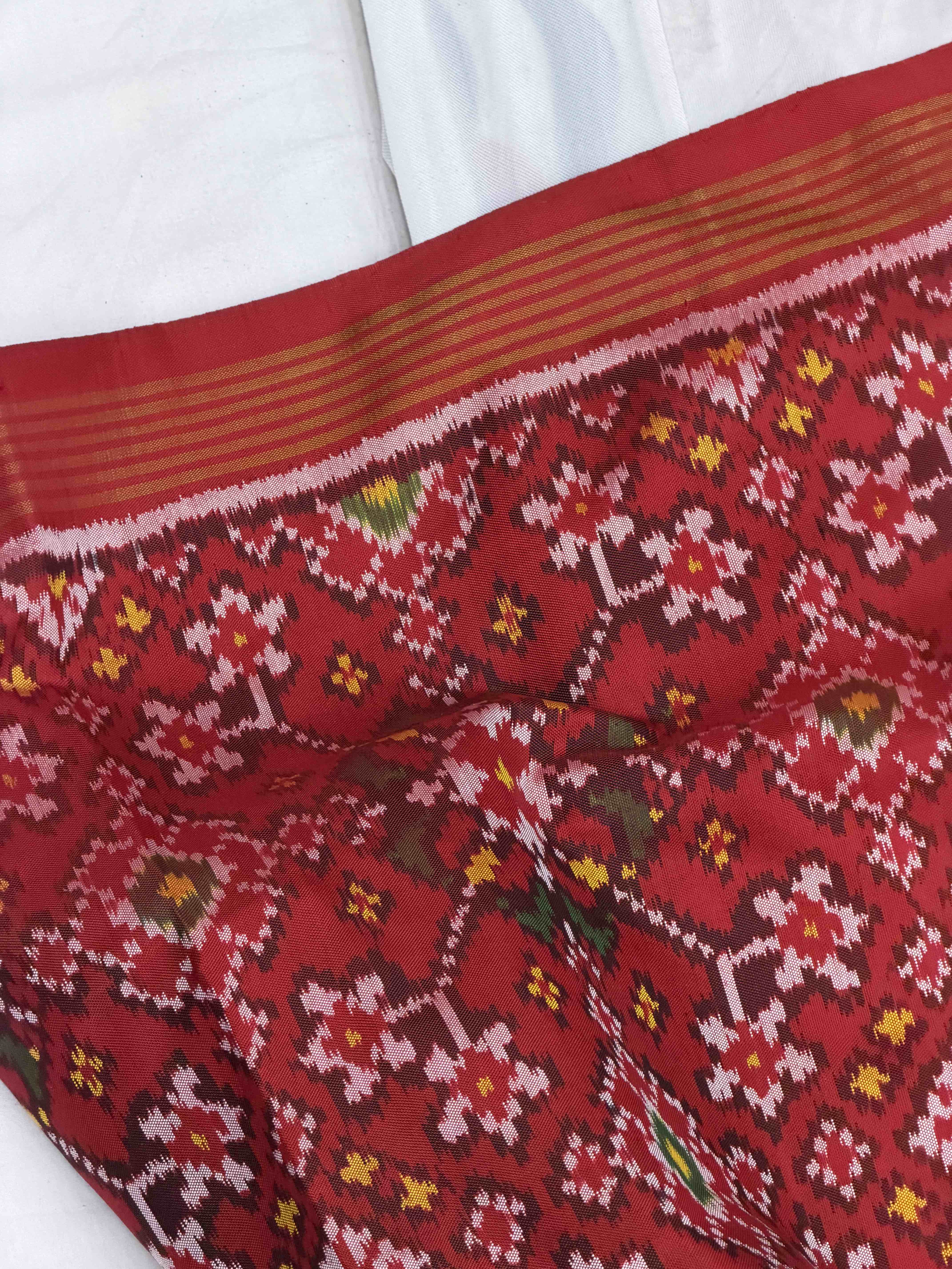 Red & Pink Navaratan Skirt border plain pink patola saree