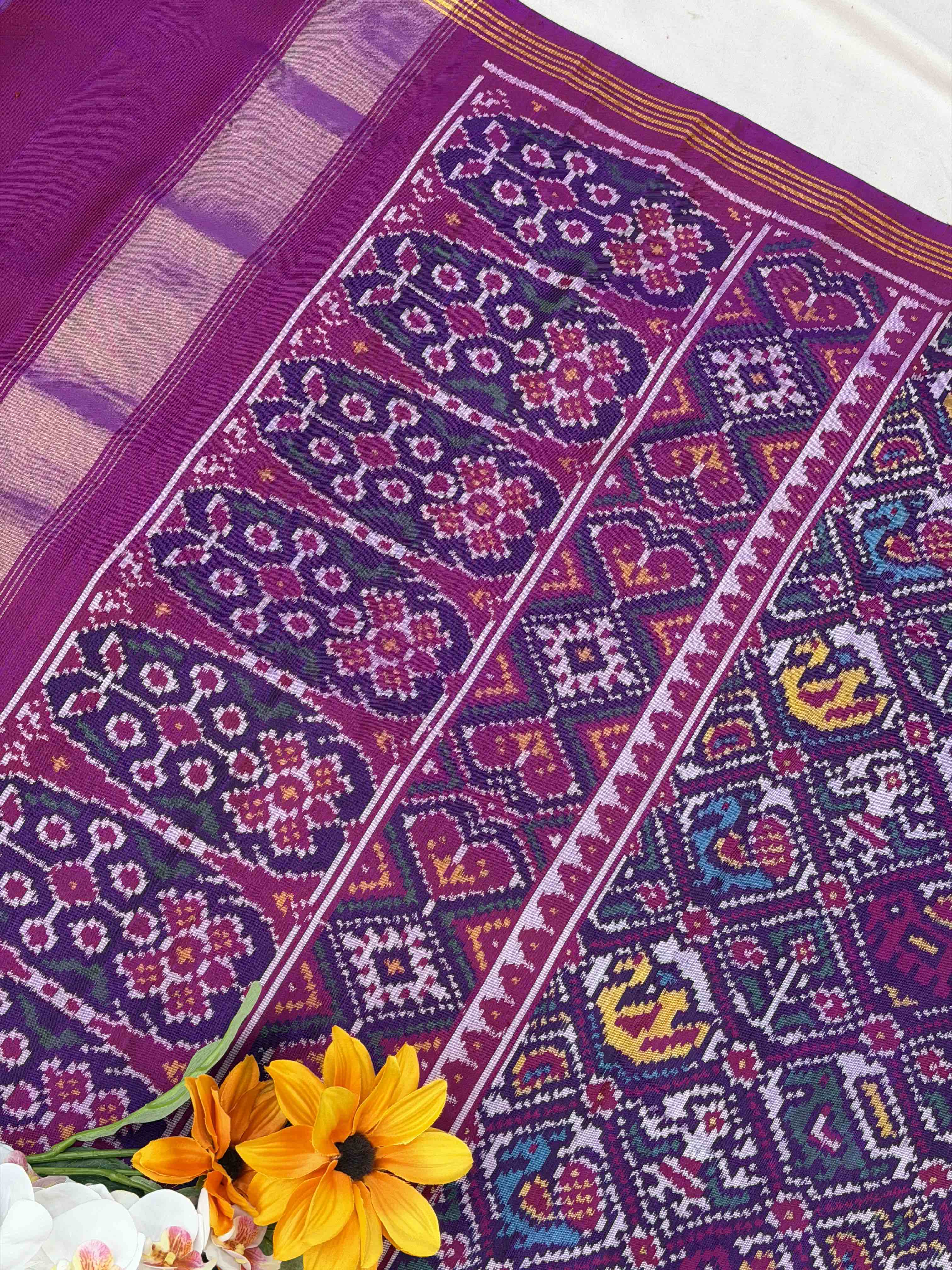 Purple & Purplish white Narikunj Patola