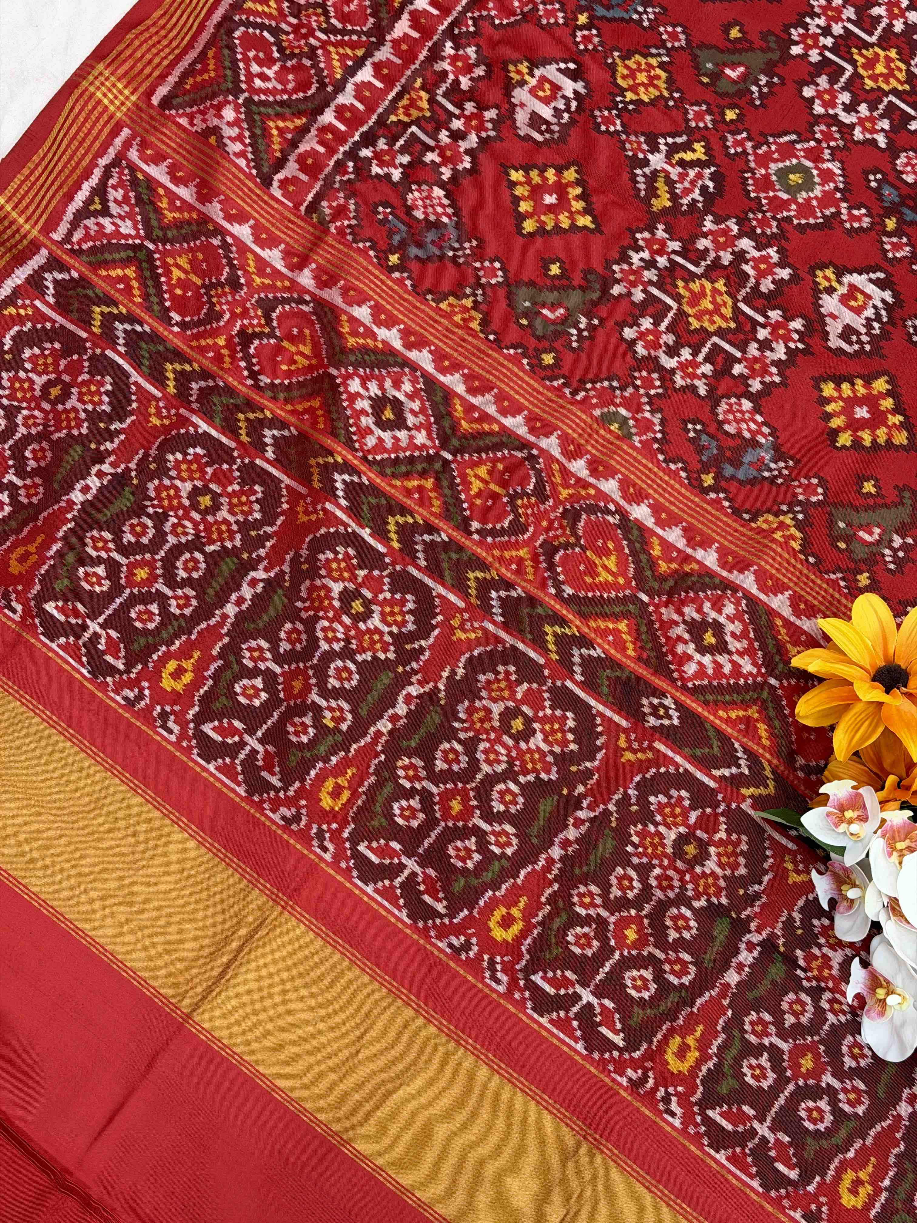 Red navaratan Narikunj Single Ikat Patola Saree