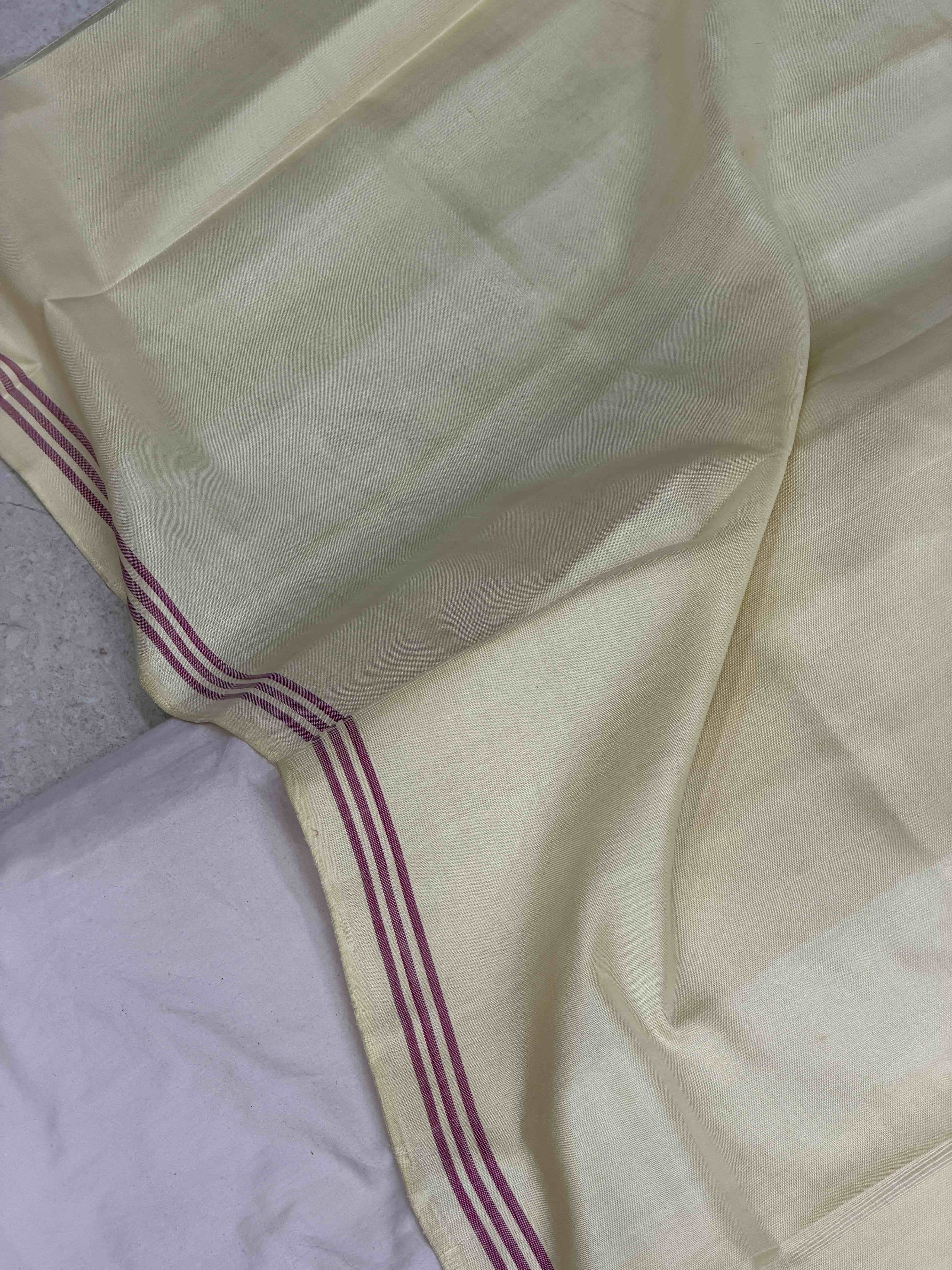 Offwhite & Light Green Designer Navaratn Single Ikat Patola