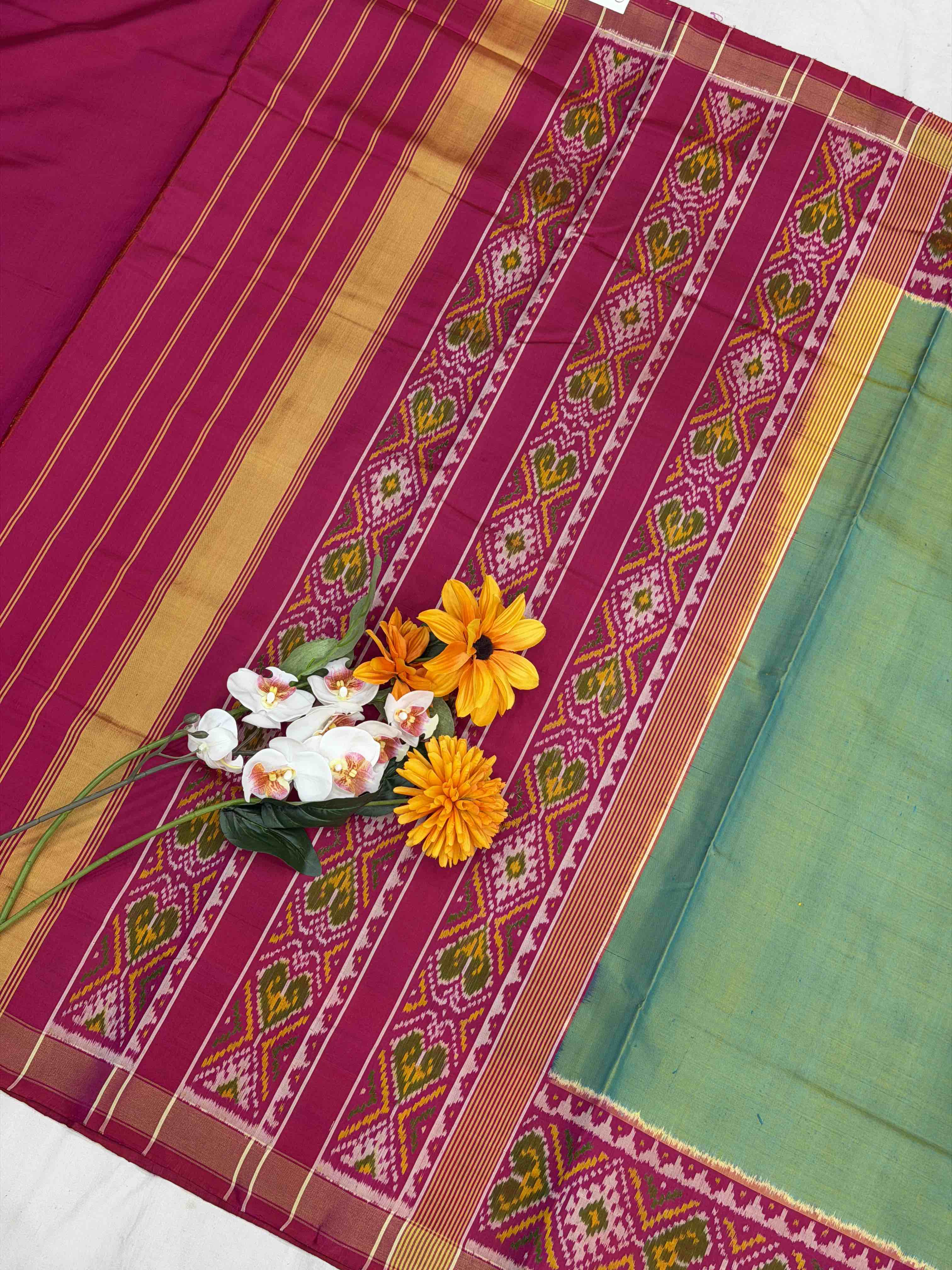 Pink & Seagreen golden shaded Plain Rajkot Patola Saree