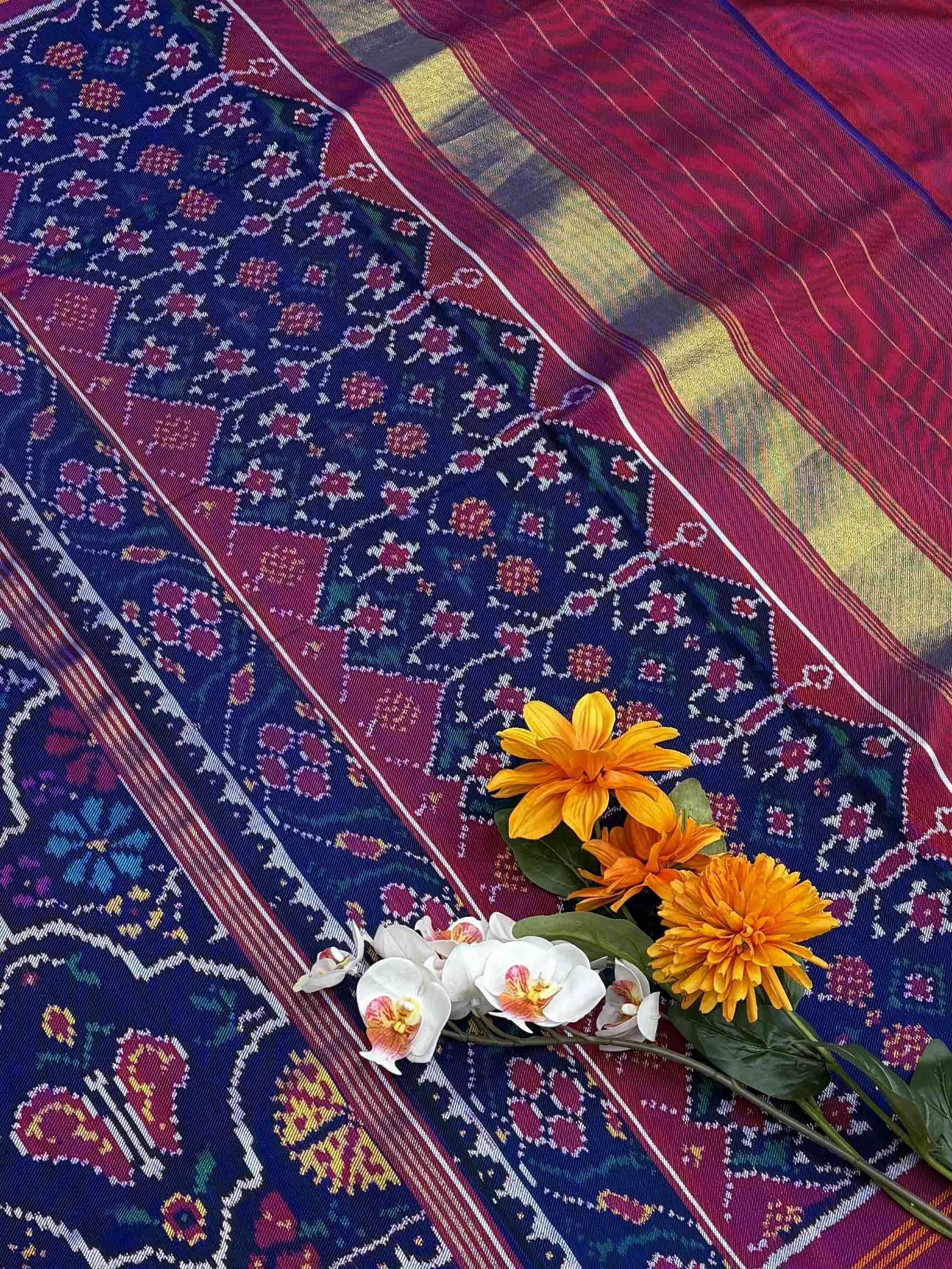 Blue and Magenta pink twill Patola Saree woven with figure motifs