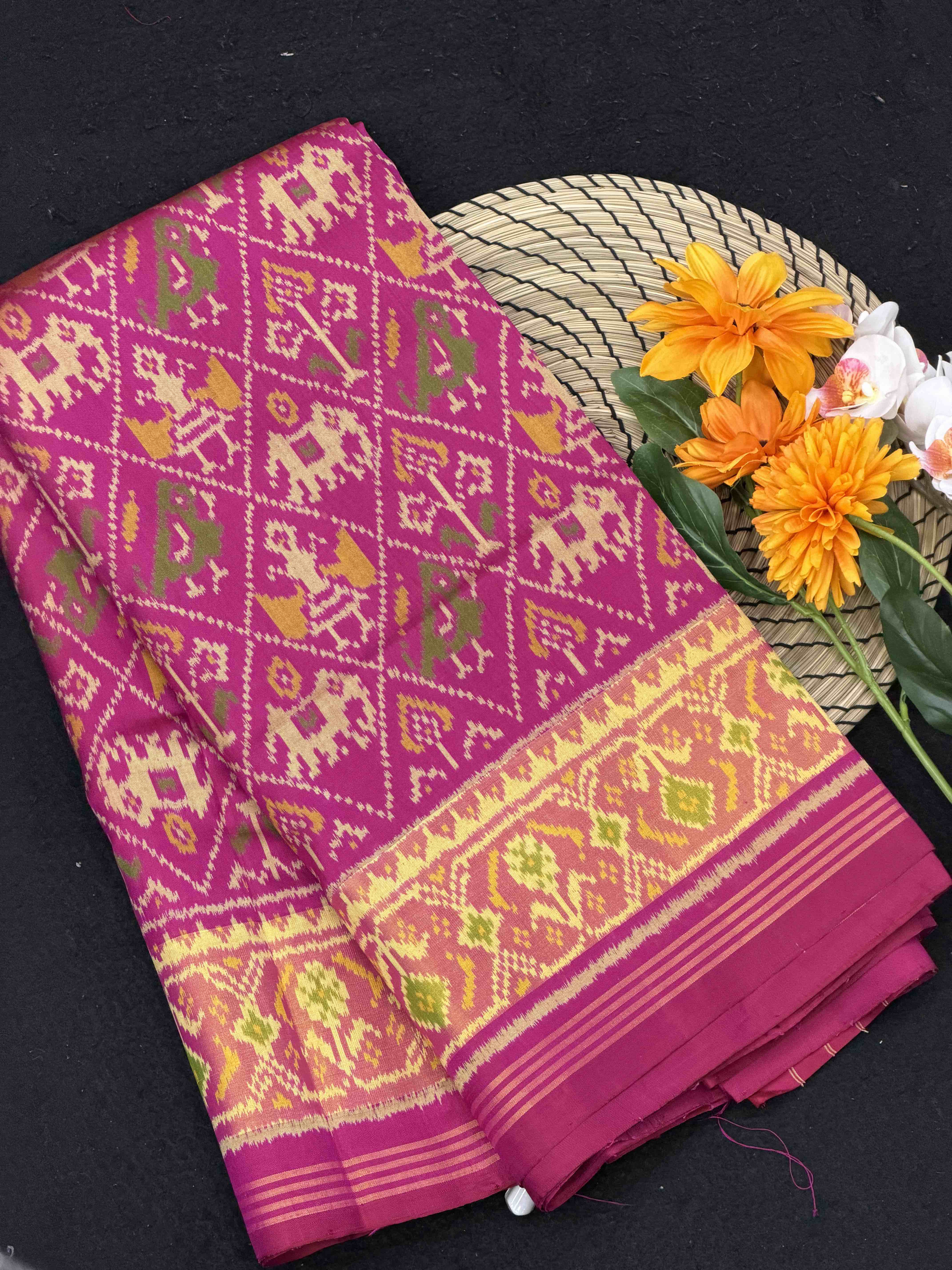 Shayam Gulabi Narikunj Rajkoti Patola