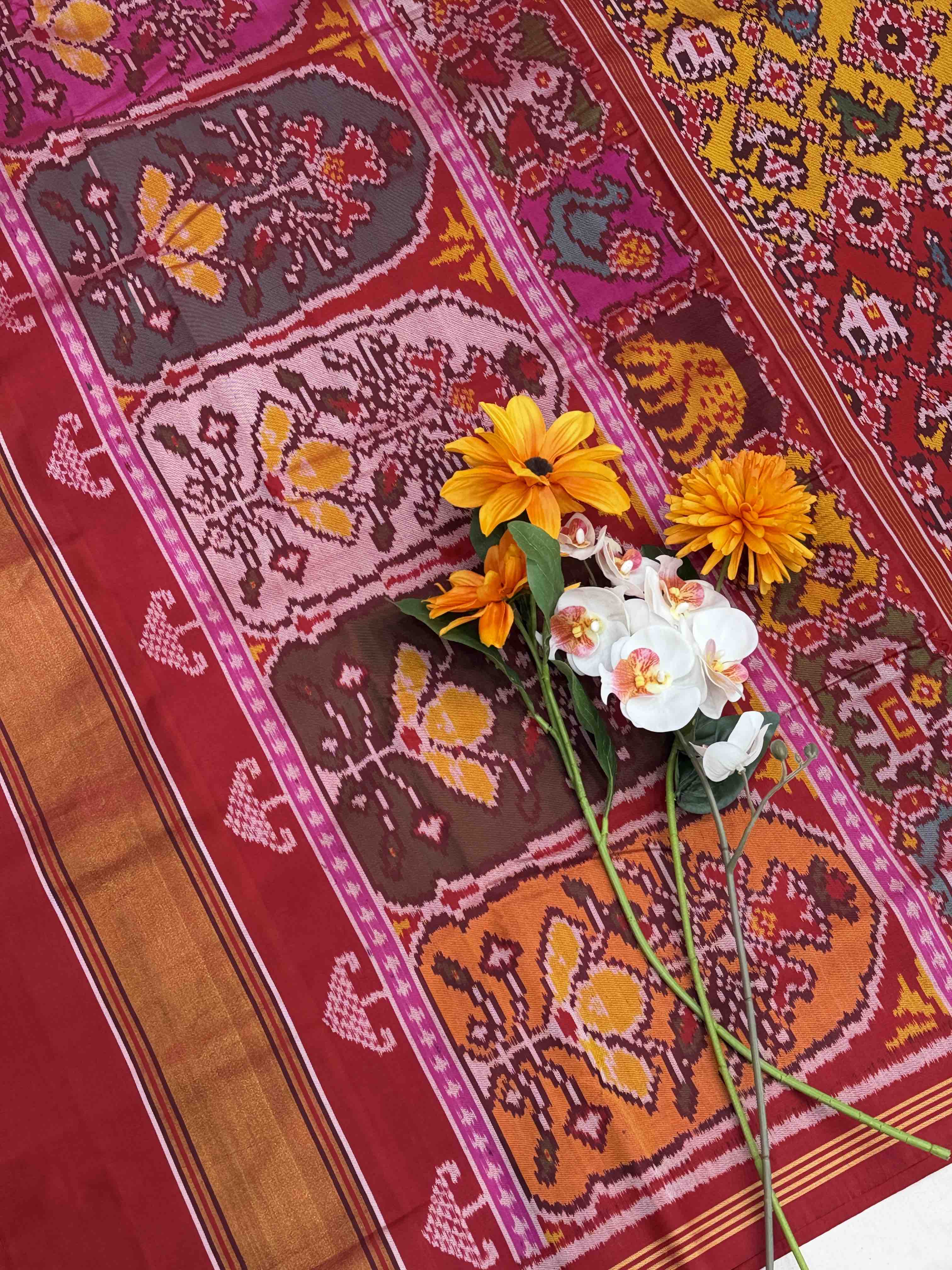 Red & multi narikunj Navaratan Single Ikat Patola