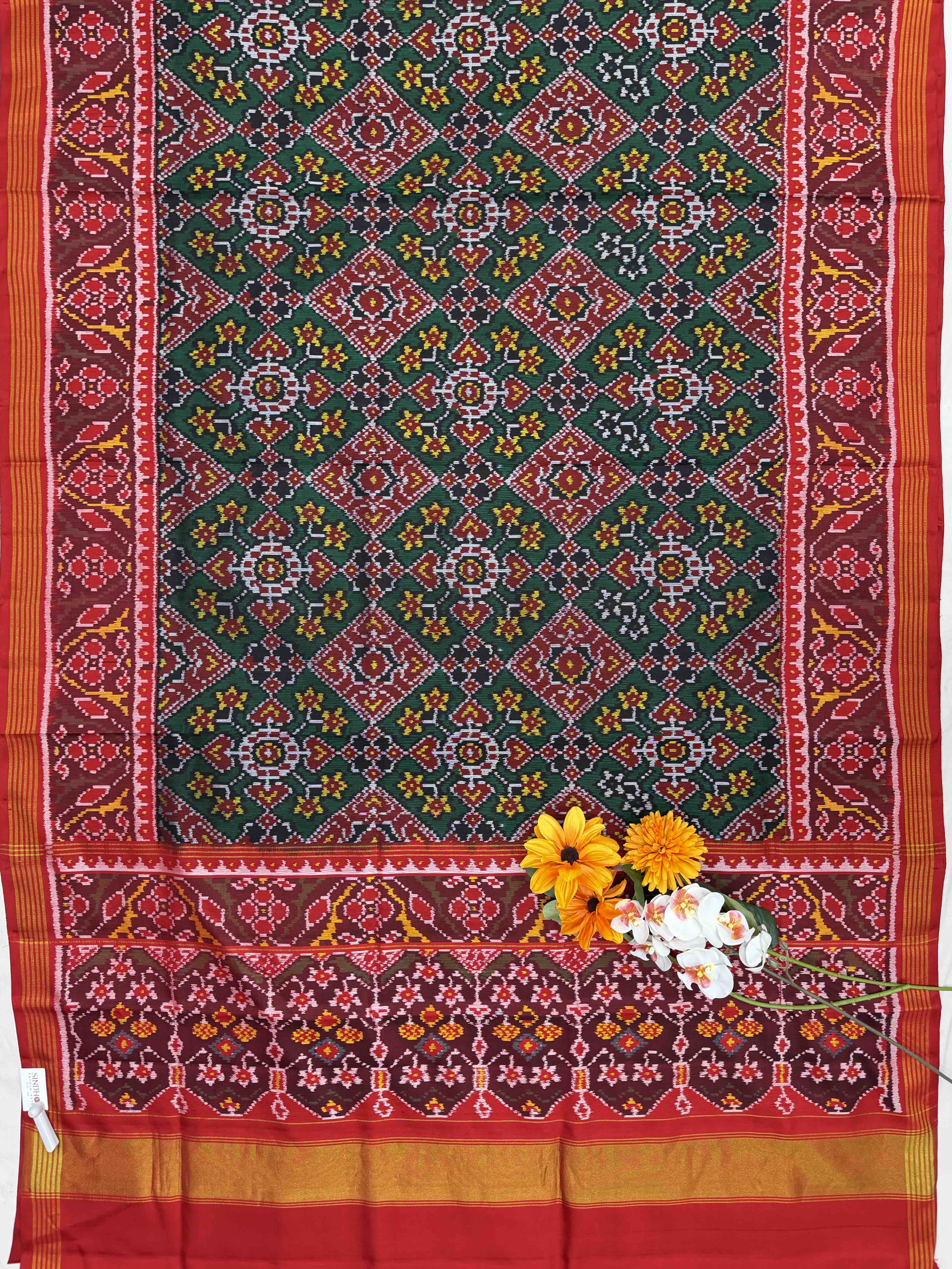 Red & Green Manekchawk mix Single Ikat Patan Patola
