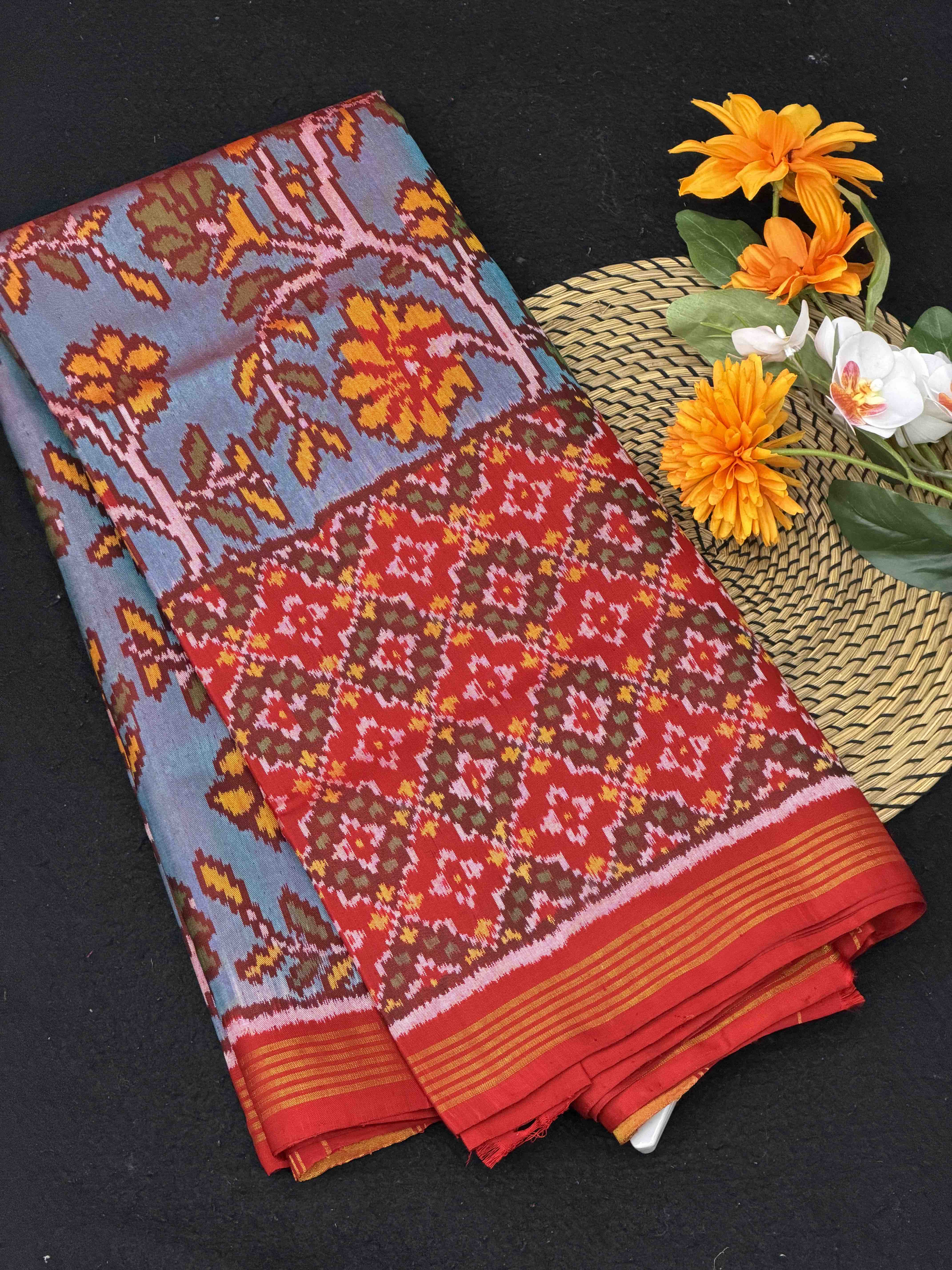 Red & teal skirt border button ful single ikat patola saree