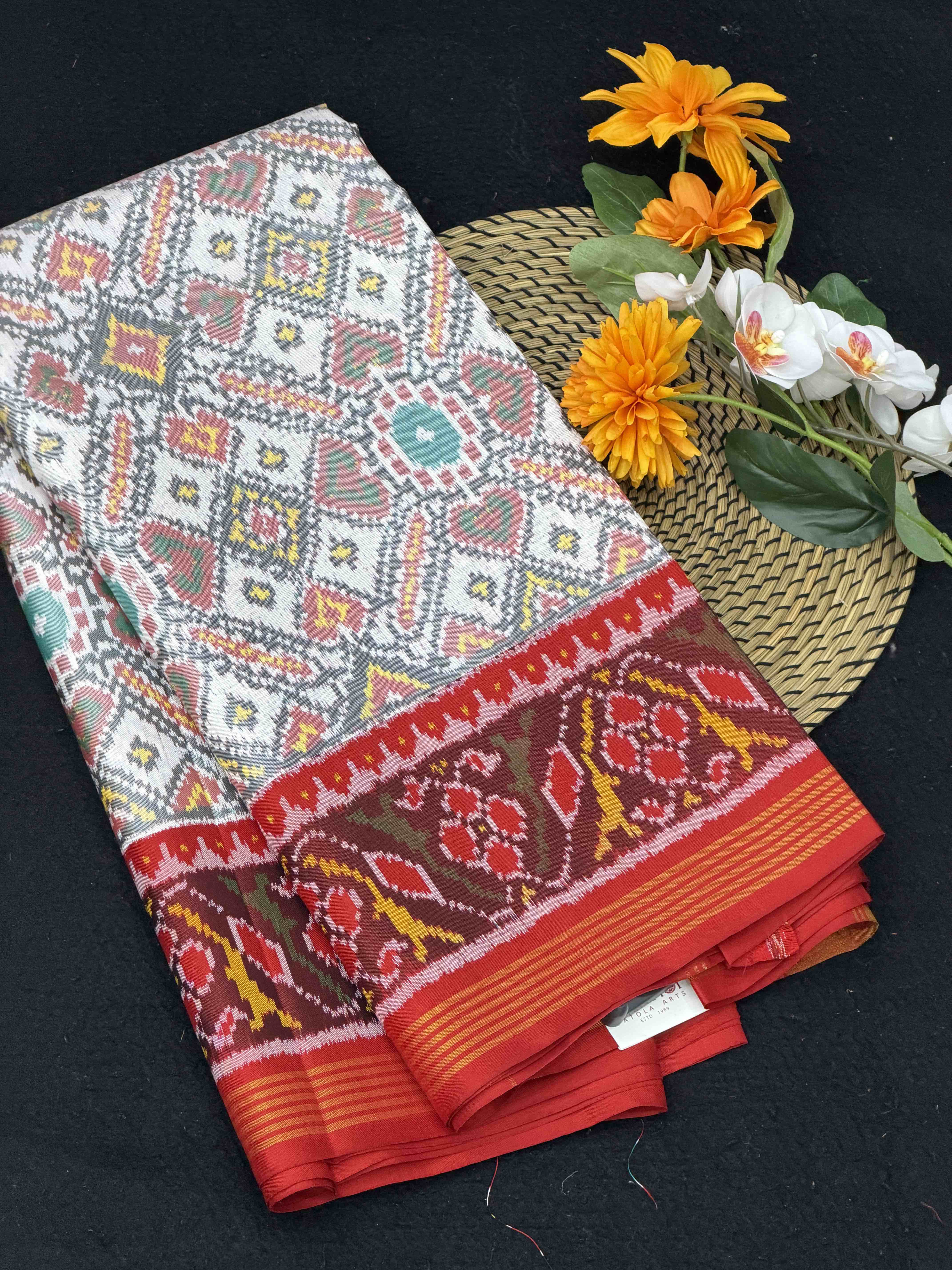 Red & white Manekchawk Single Ikat Patan Patola