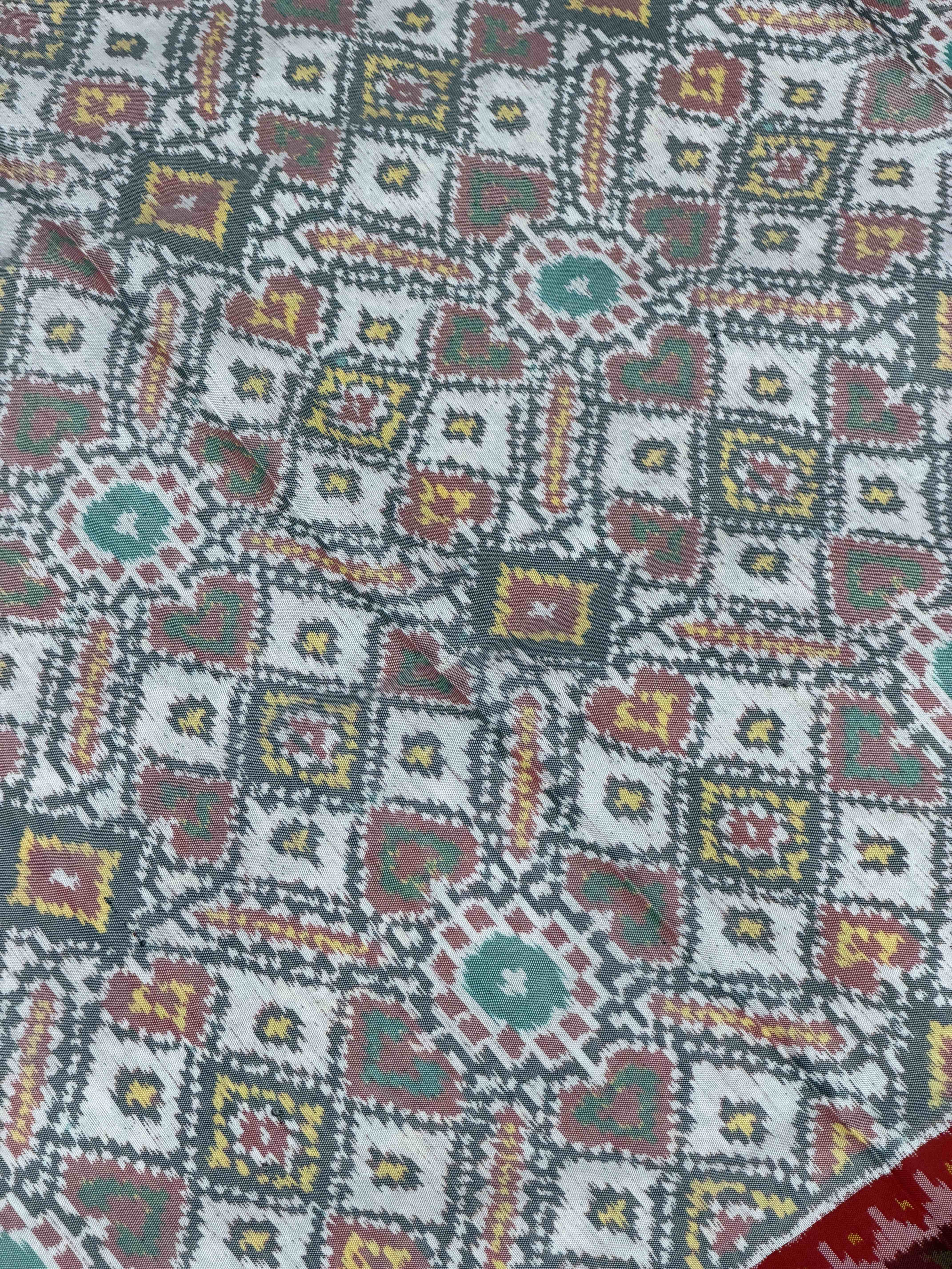 Red & white Manekchawk Single Ikat Patan Patola