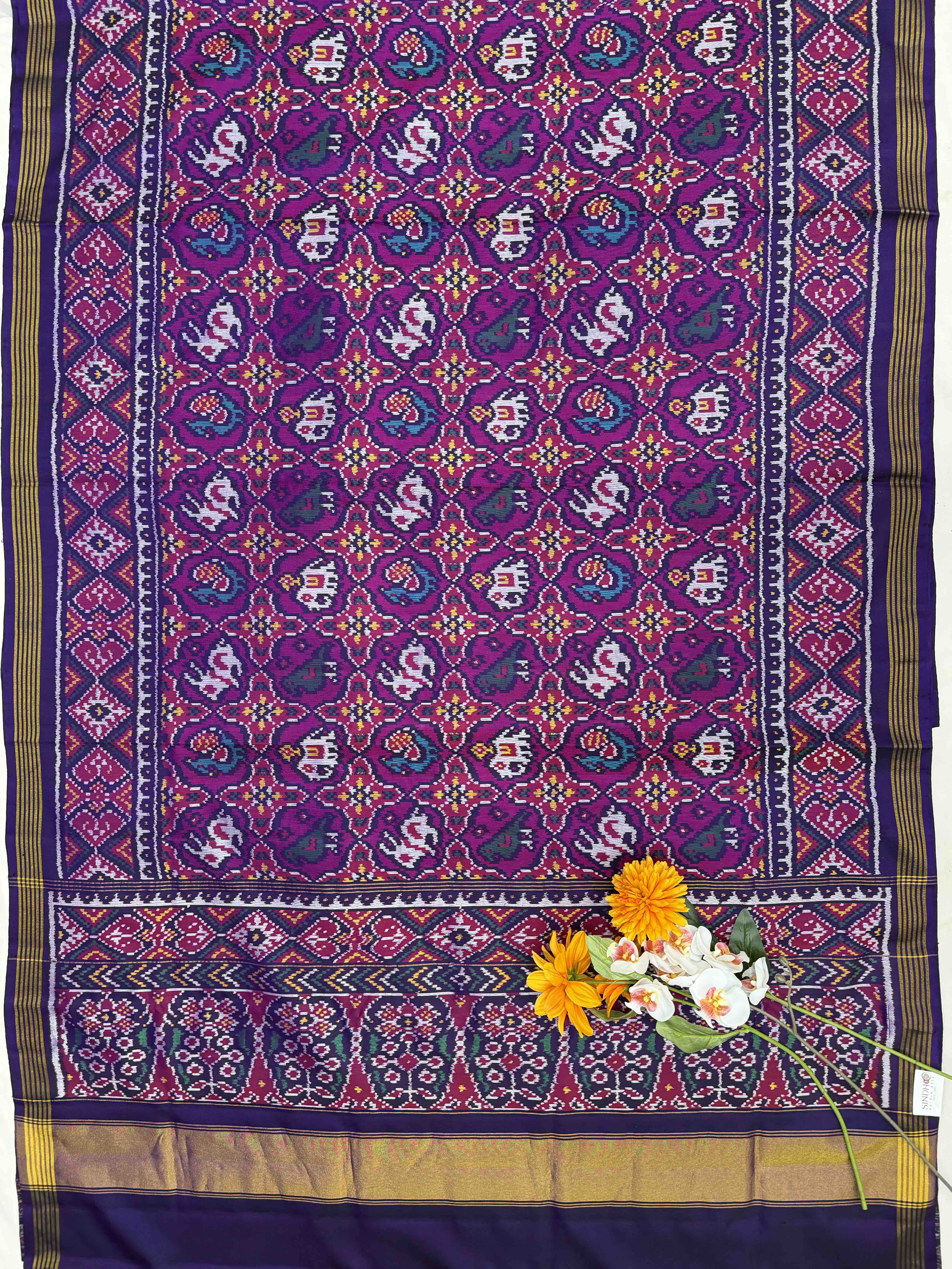 Purple pink small chhabdi figure single ikat Patan Patola
