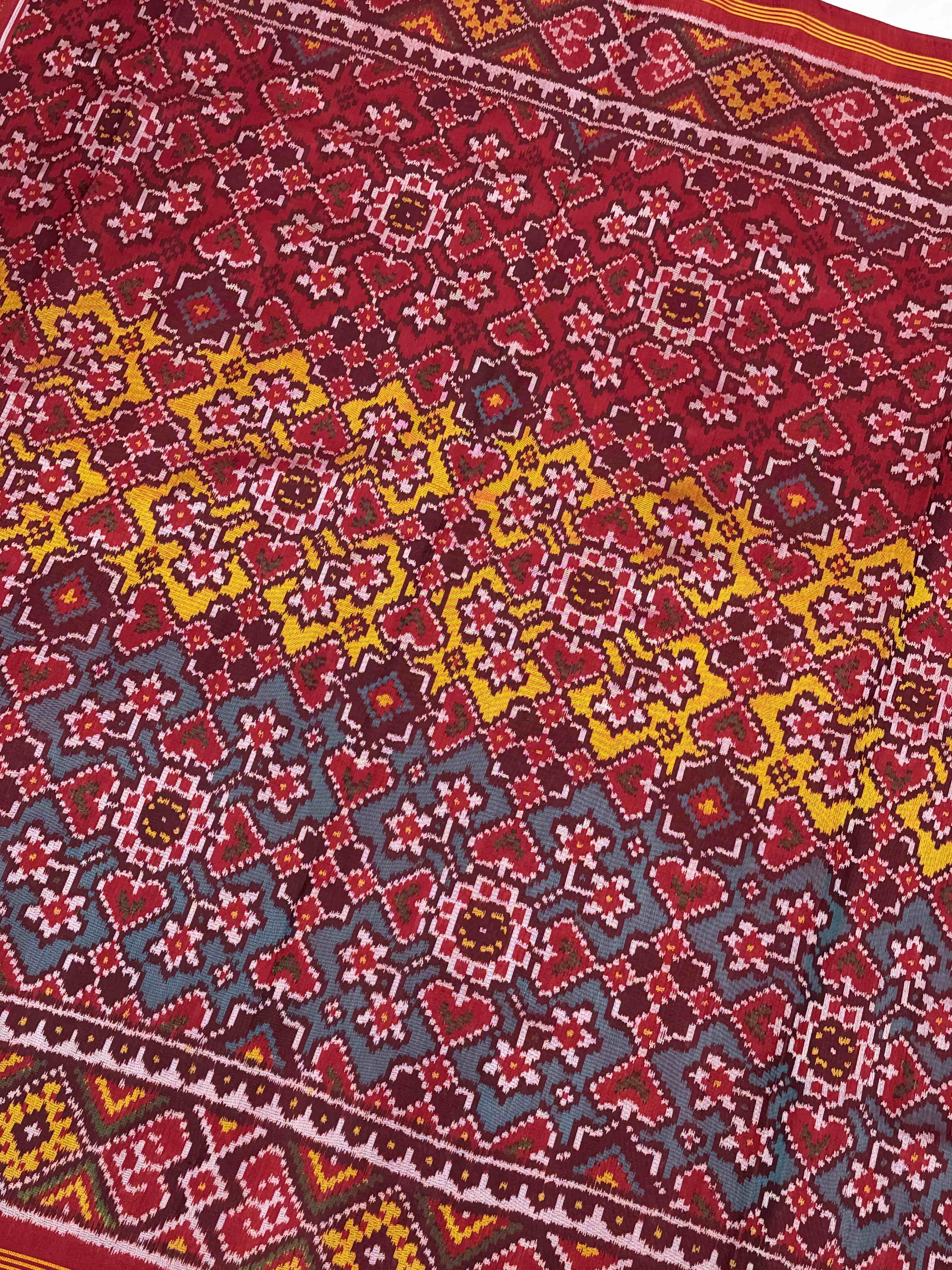 Red with multi manekchawk Single ikat Patola Saree