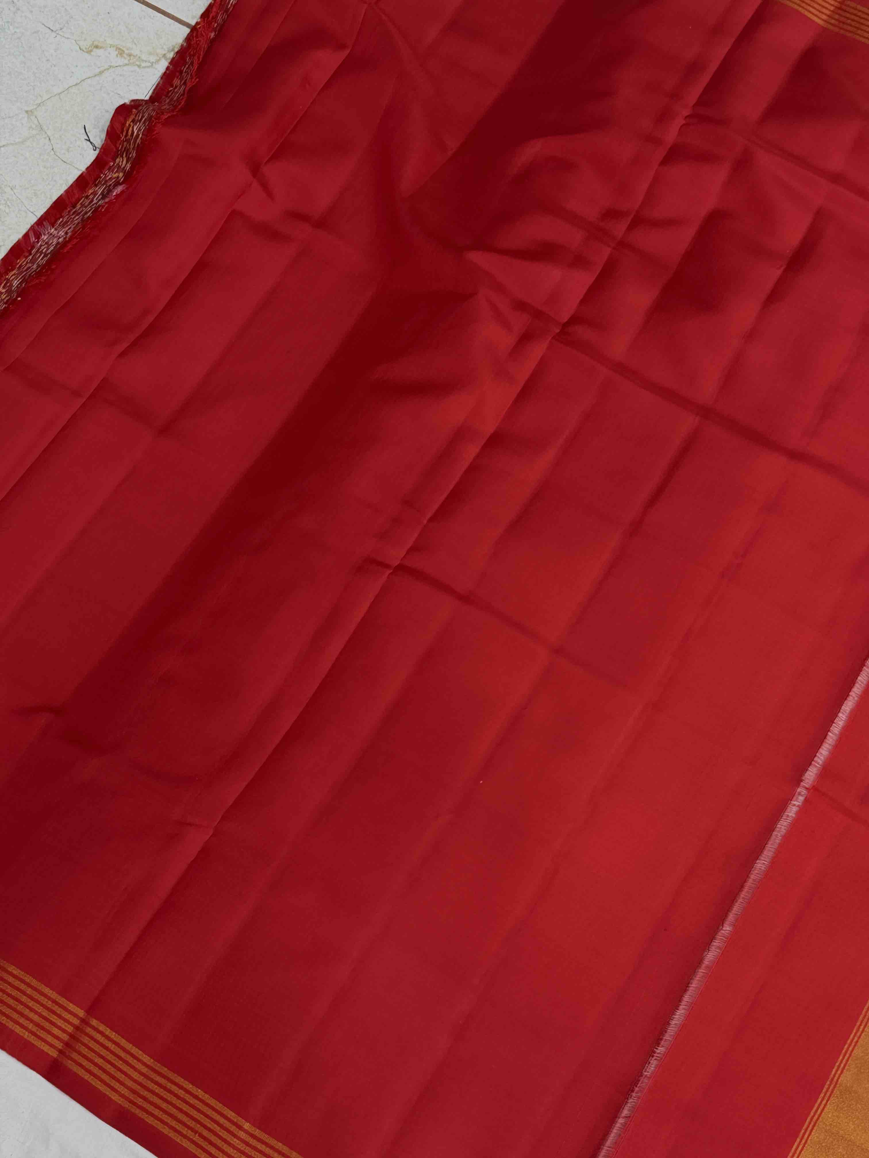 Red & white navaratan single ikat Patola saree
