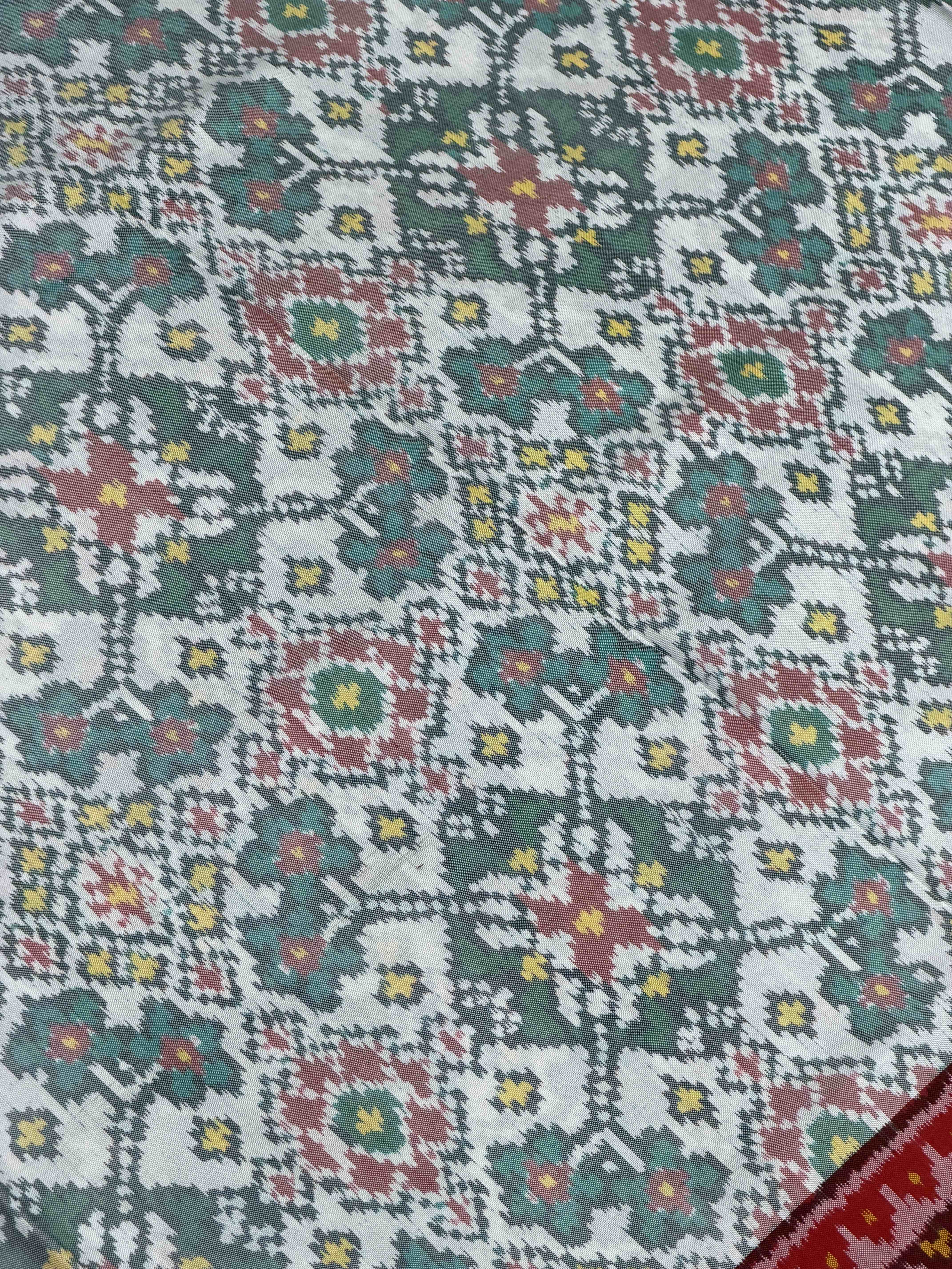 Red & white navaratan single ikat Patola saree