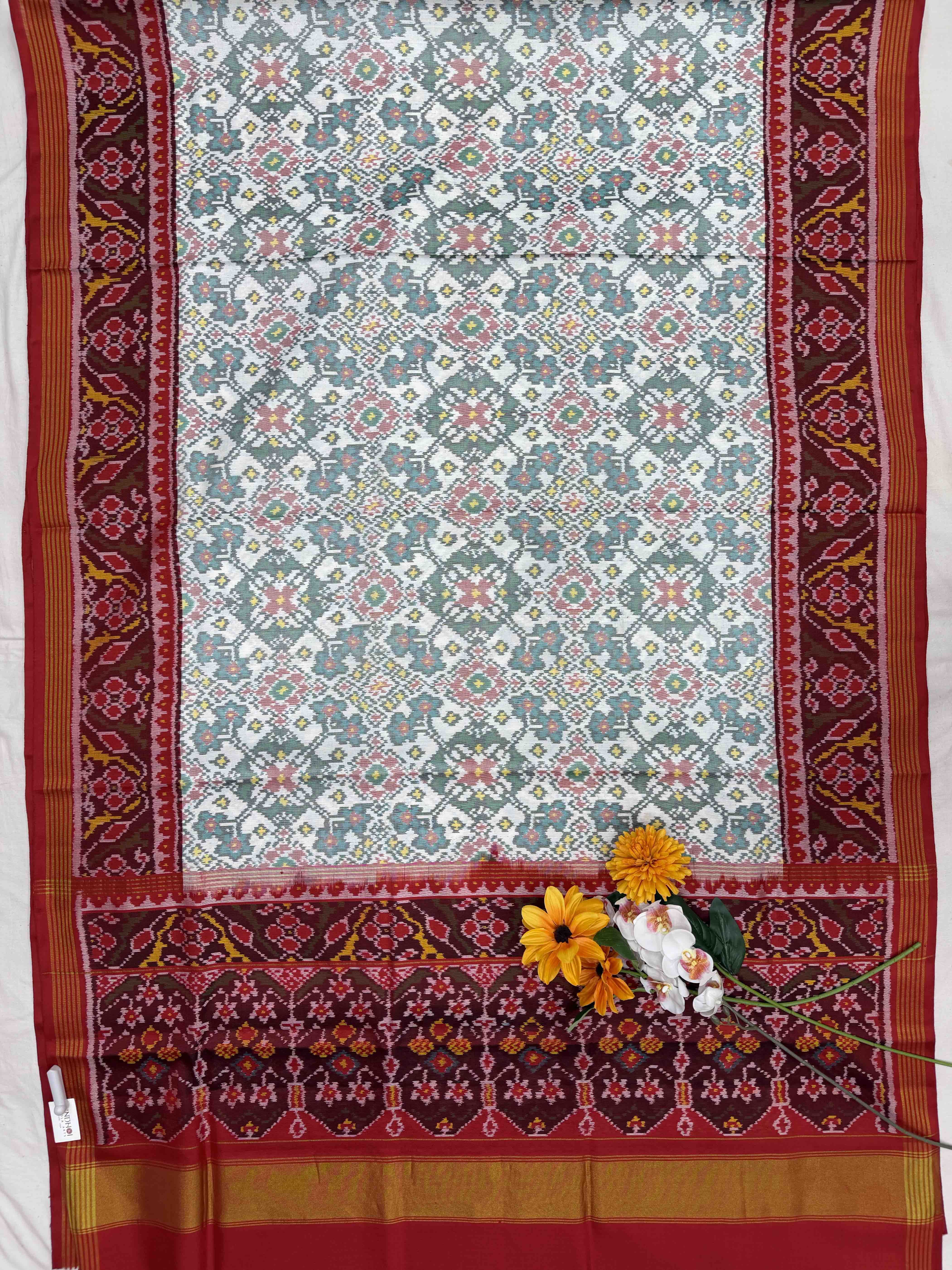 Red & white navaratan single ikat Patola saree
