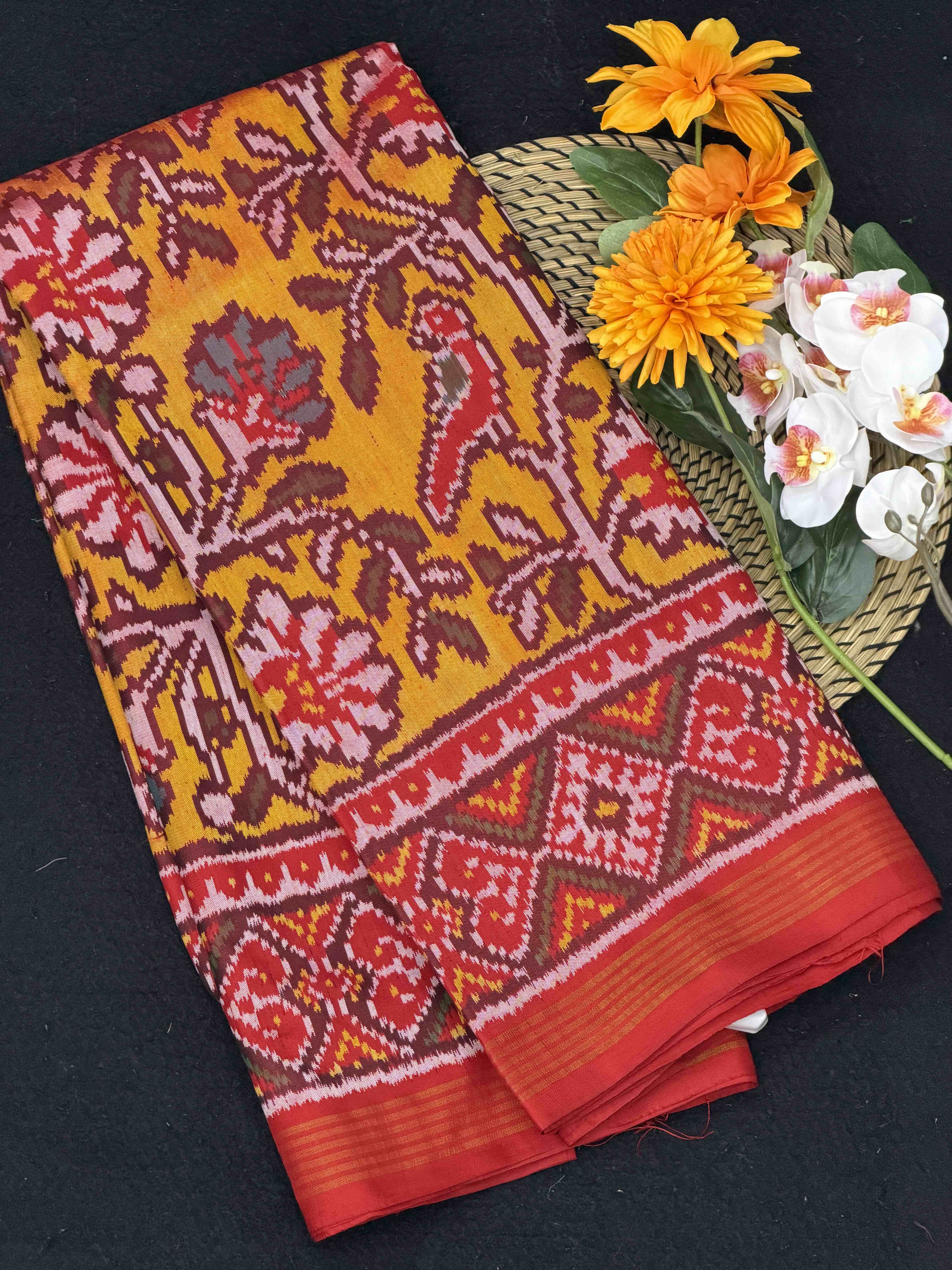 Red & musterd Creeper design with parrot figure single ikat Patola