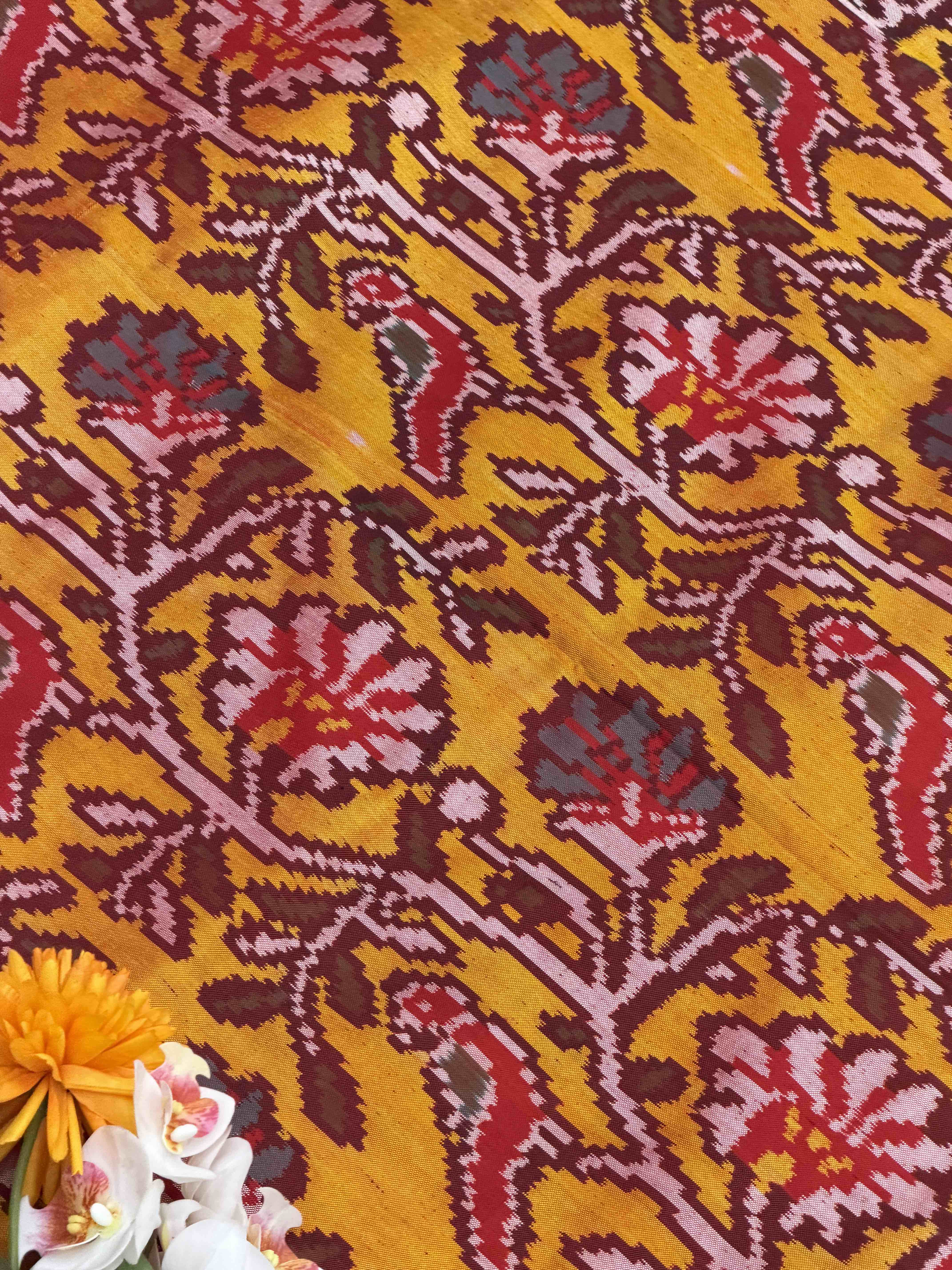 Red & musterd Creeper design with parrot figure single ikat Patola