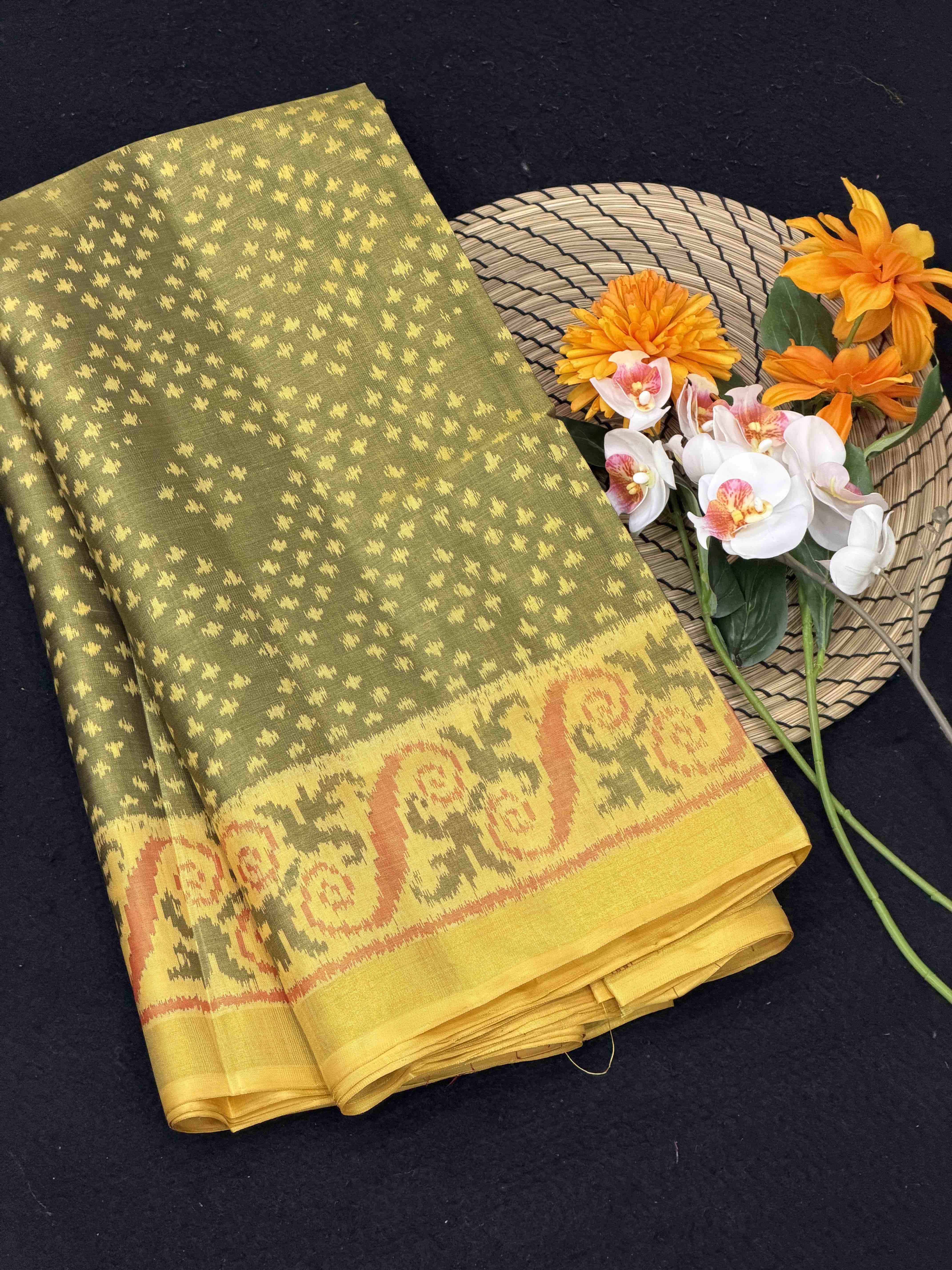 Light Yellow & mahedi designer single ikat patola saree