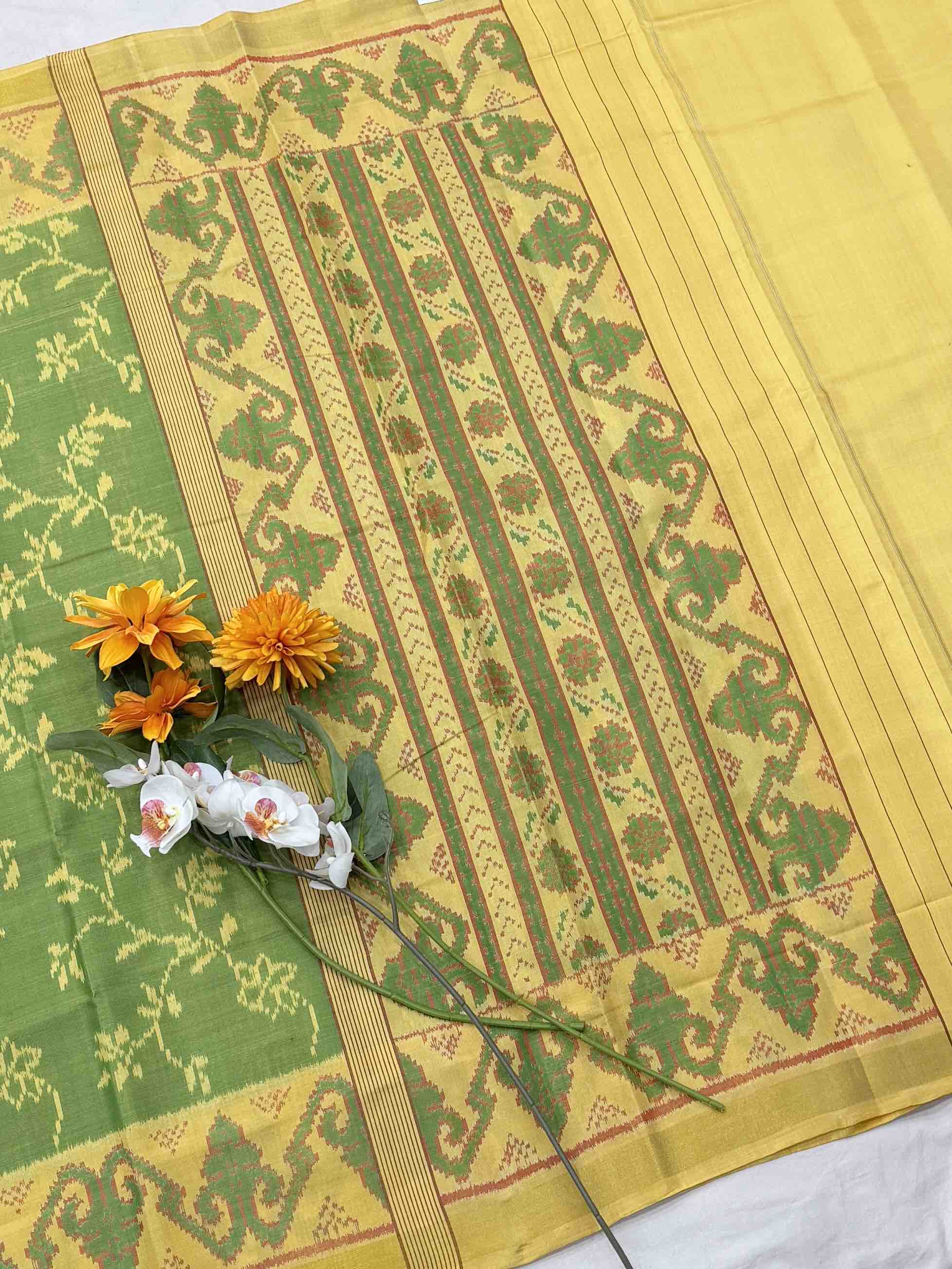 Light yellow & light green Designer Single Ikat Patola Saree