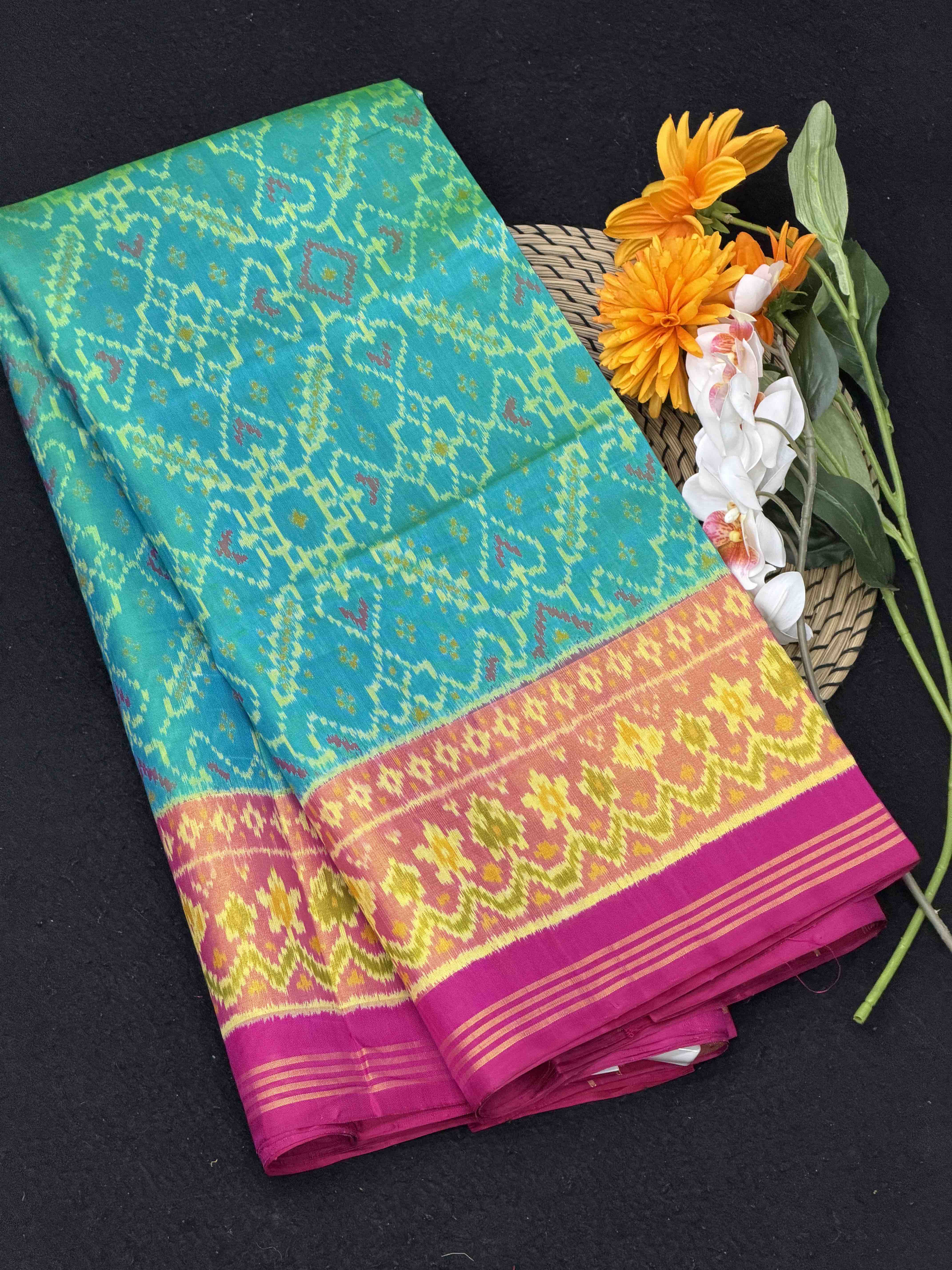 Teal & Pink shaded Manekchawk Rajkot Patola Saree