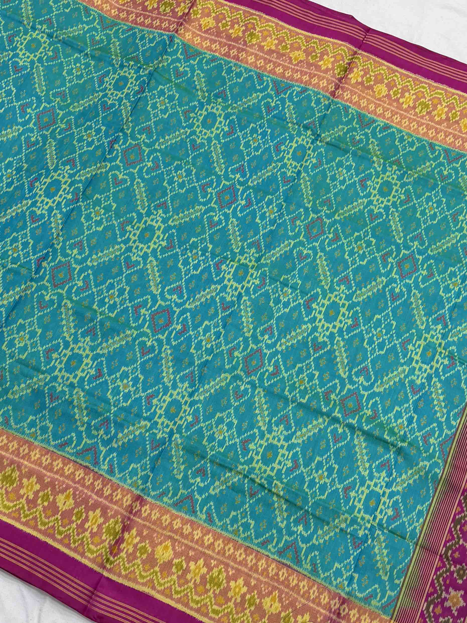 Teal & Pink shaded Manekchawk Rajkot Patola Saree