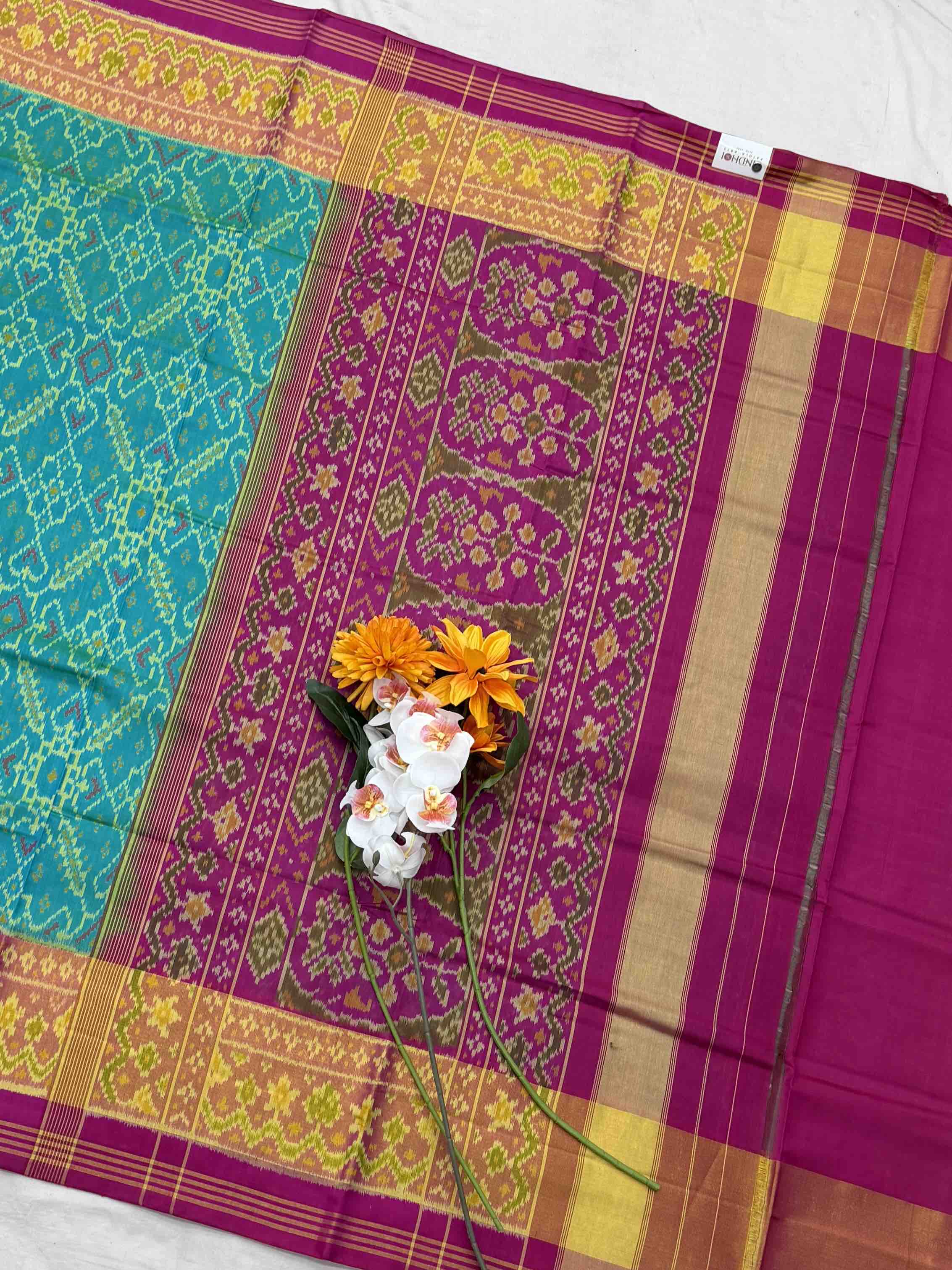 Teal & Pink shaded Manekchawk Rajkot Patola Saree
