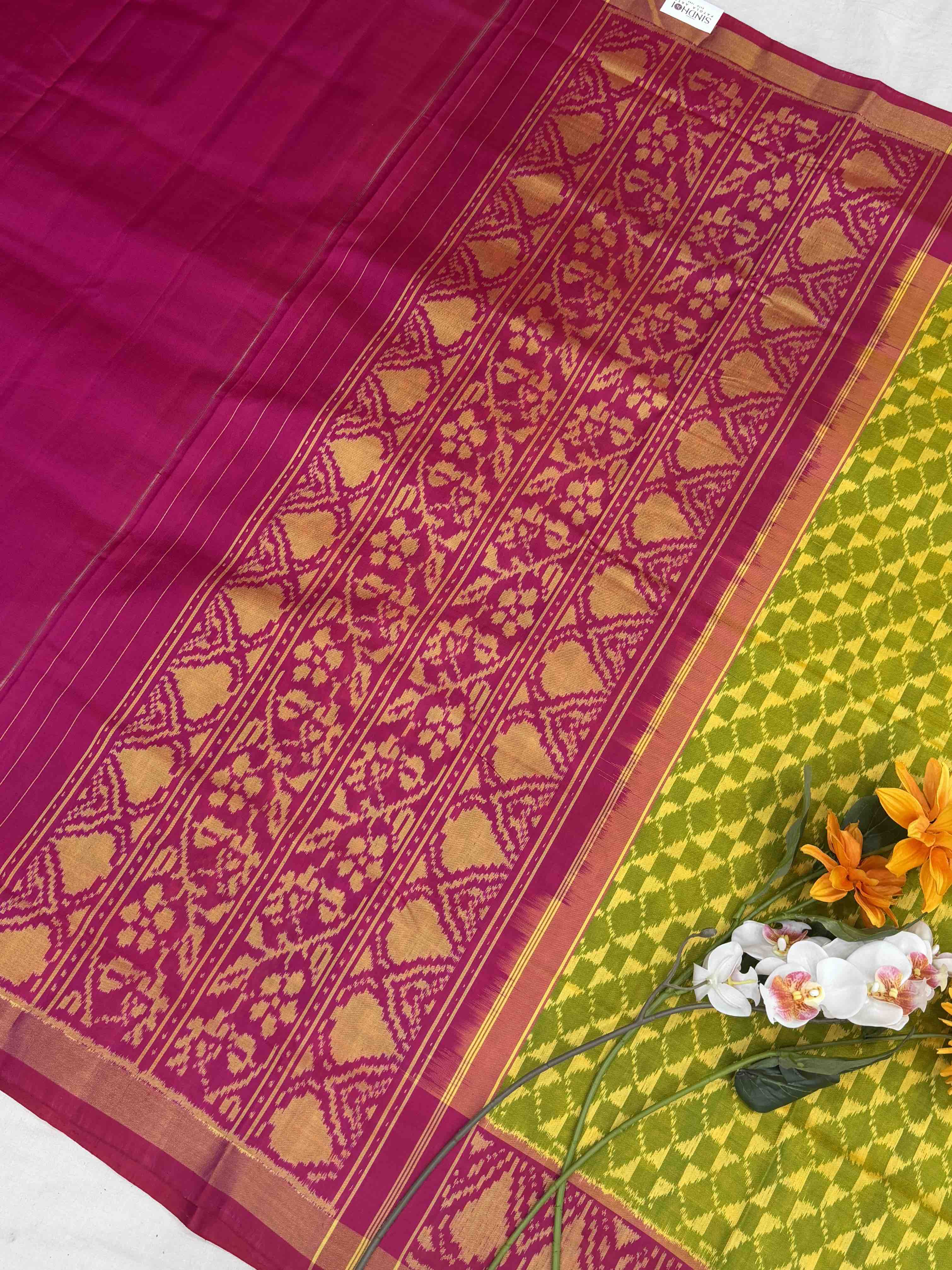 Pink & Parrot green laheriya style Rajkot Patola Saree