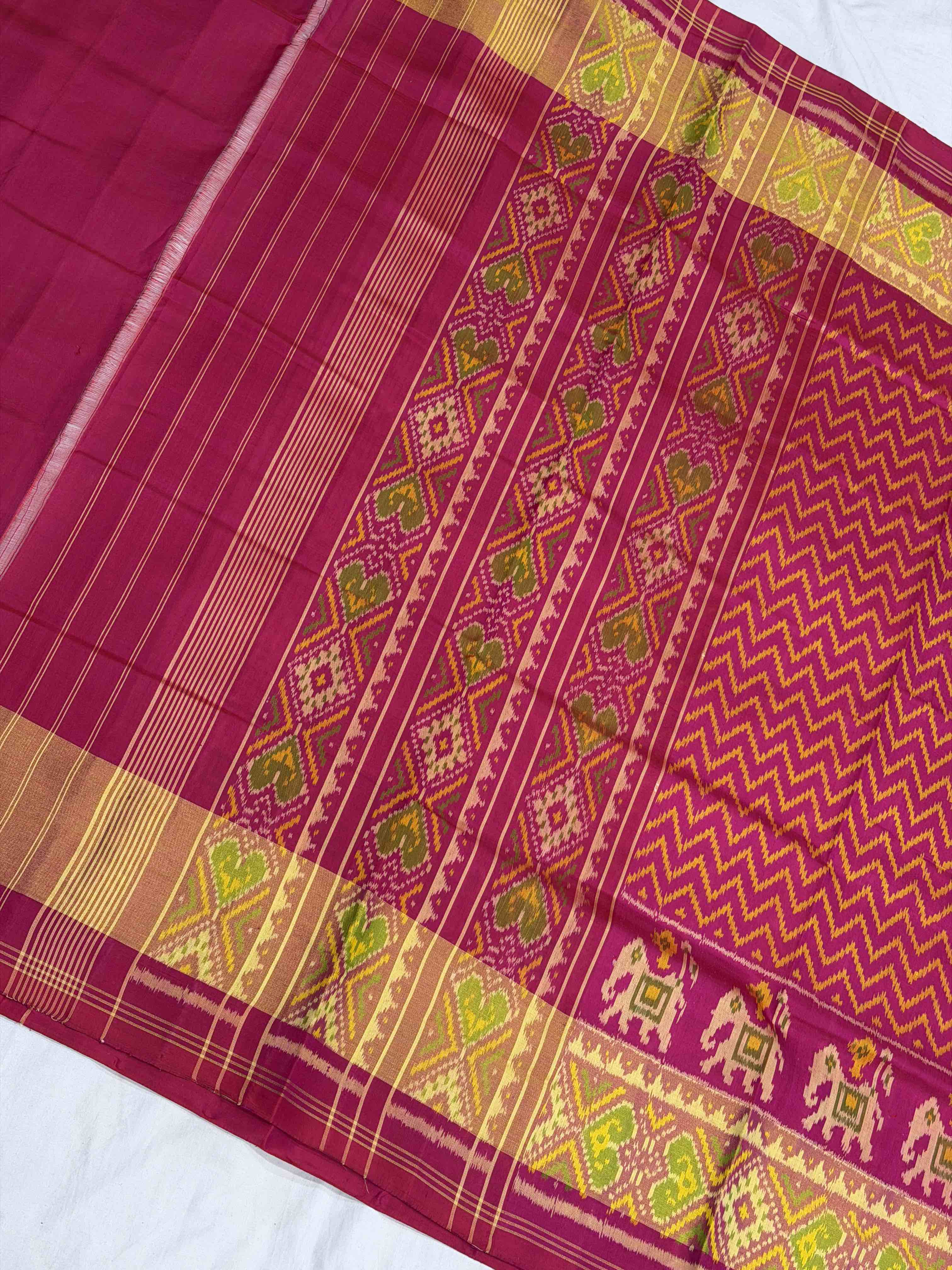 Pink zigzag skirt border Rajkot Patola Saree
