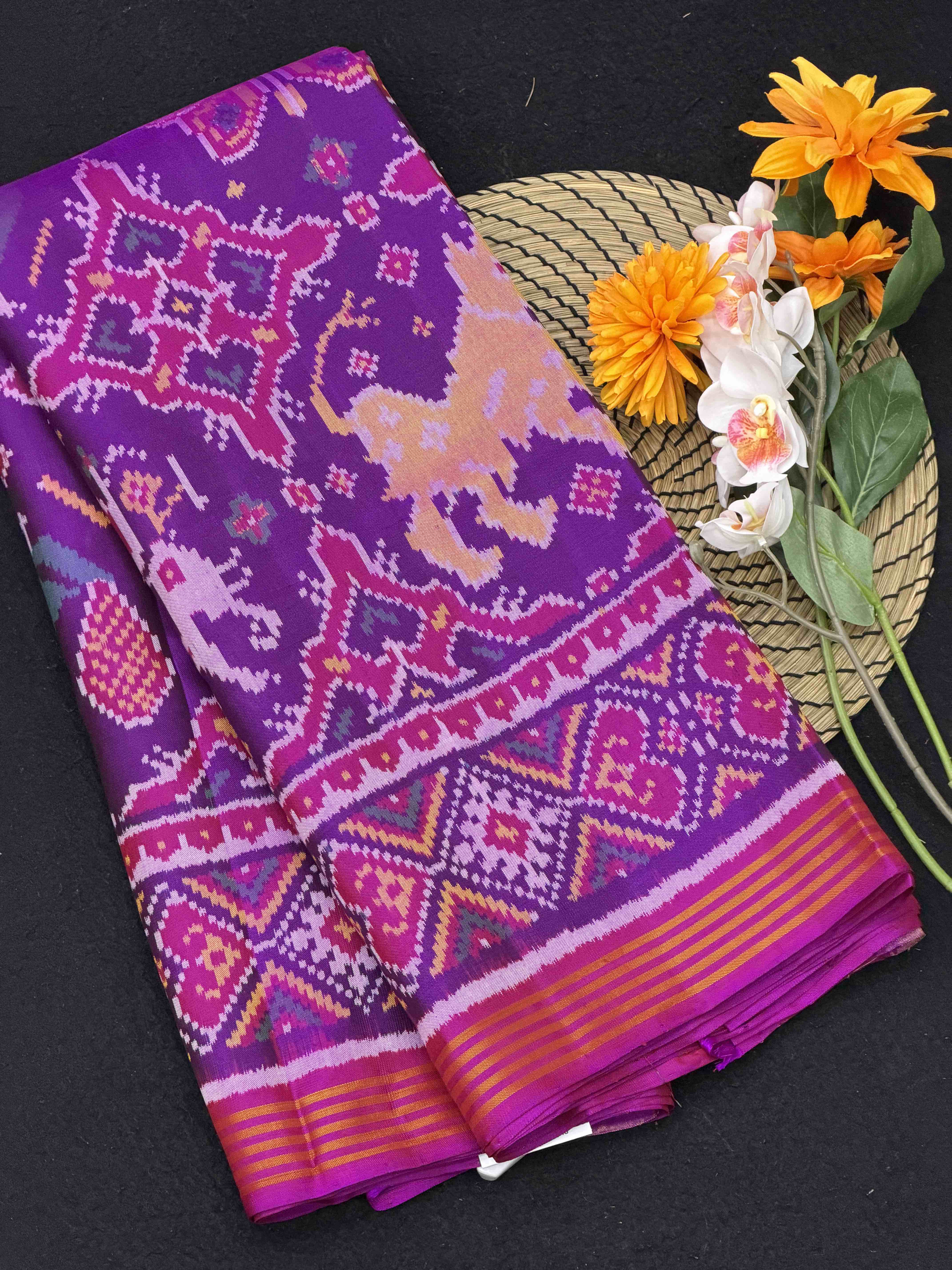 Purple Chhabdi with Beautiful Patola motifs Single ikat Patan Patola