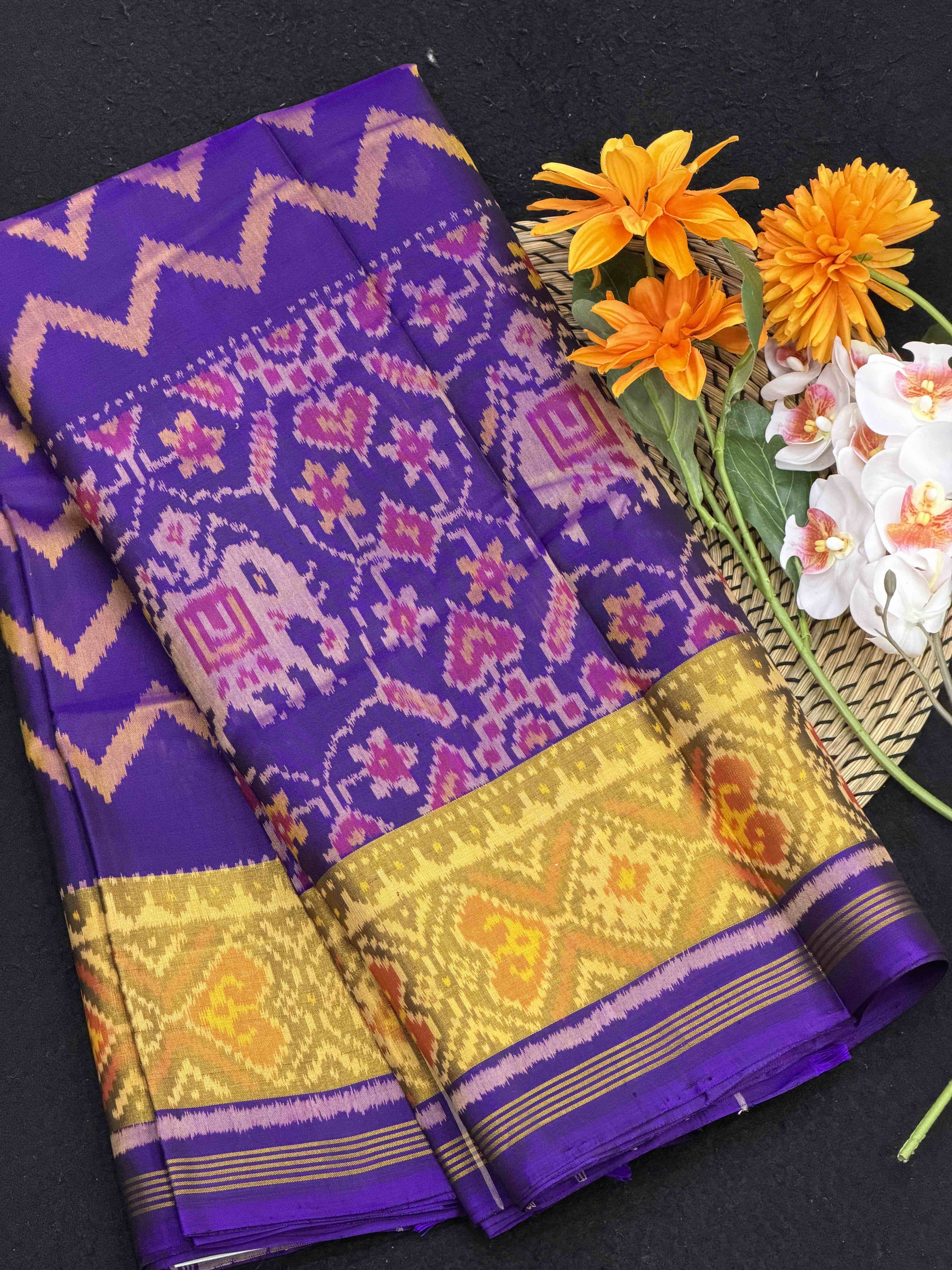 Purple skirt border with zigzag pattern Rajkot Patola