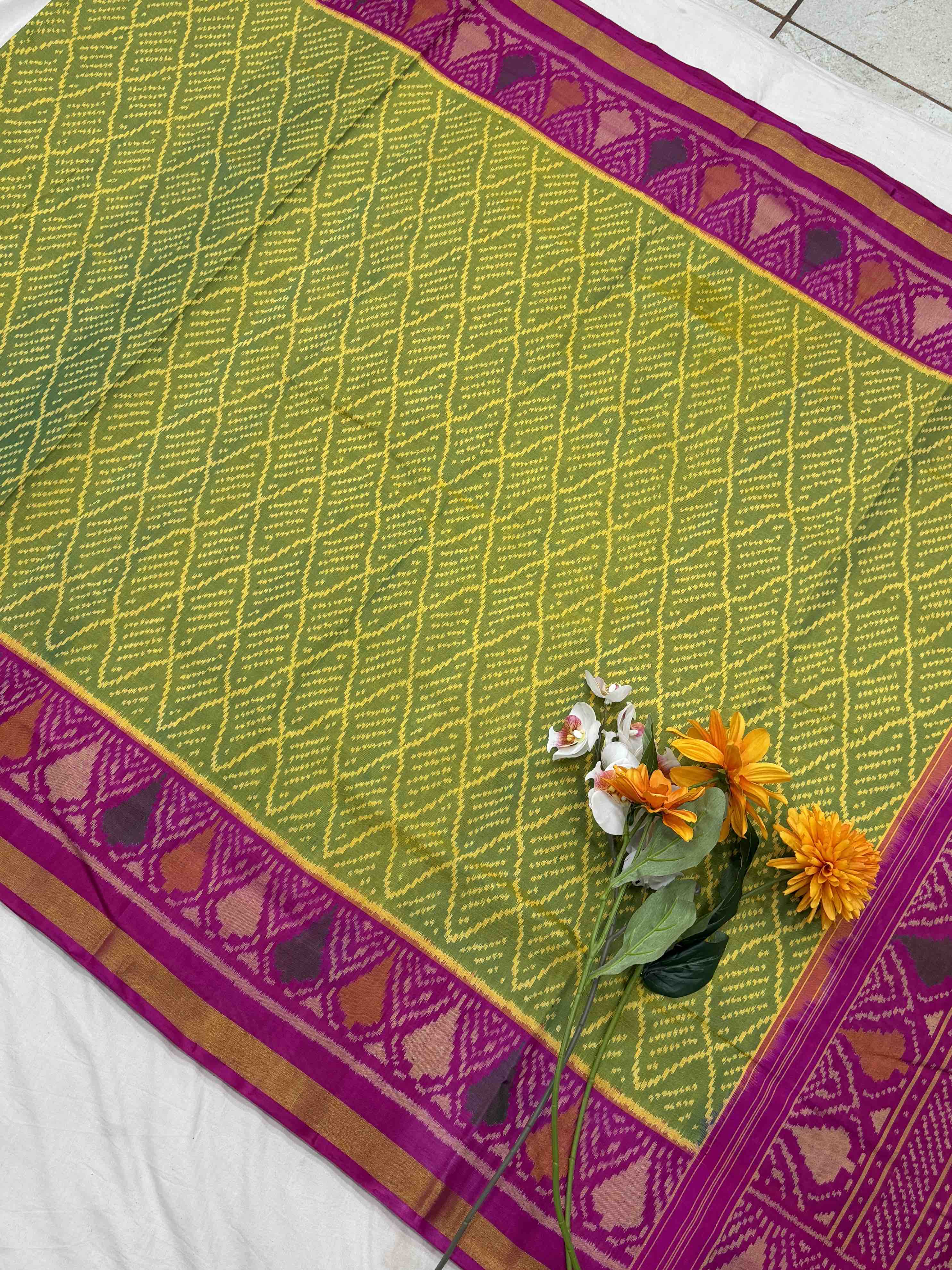 Pink & Parrot yellow shaded Patola Saree