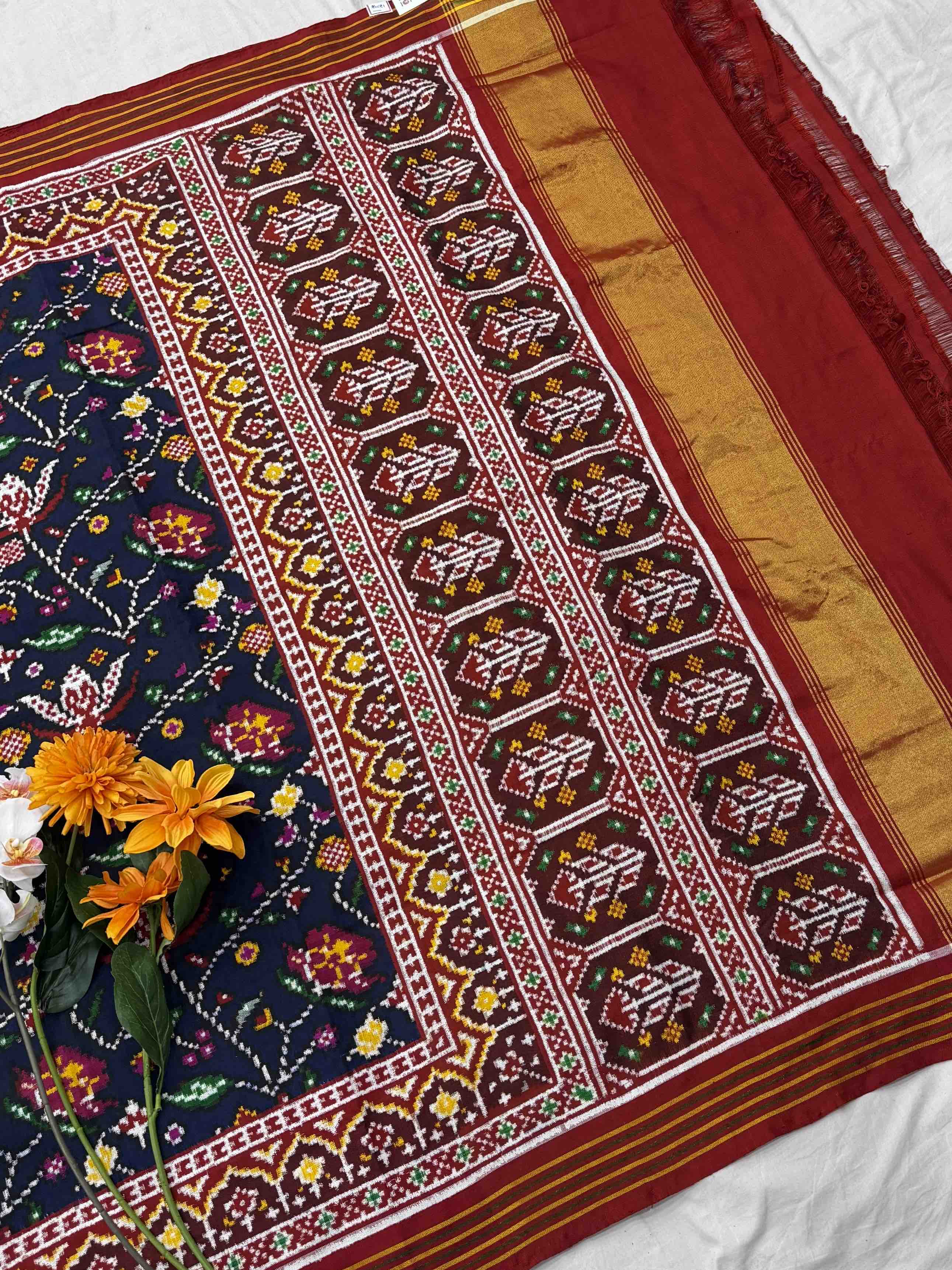 Red & Blue Dark blue floral creeper Double ikat Patola