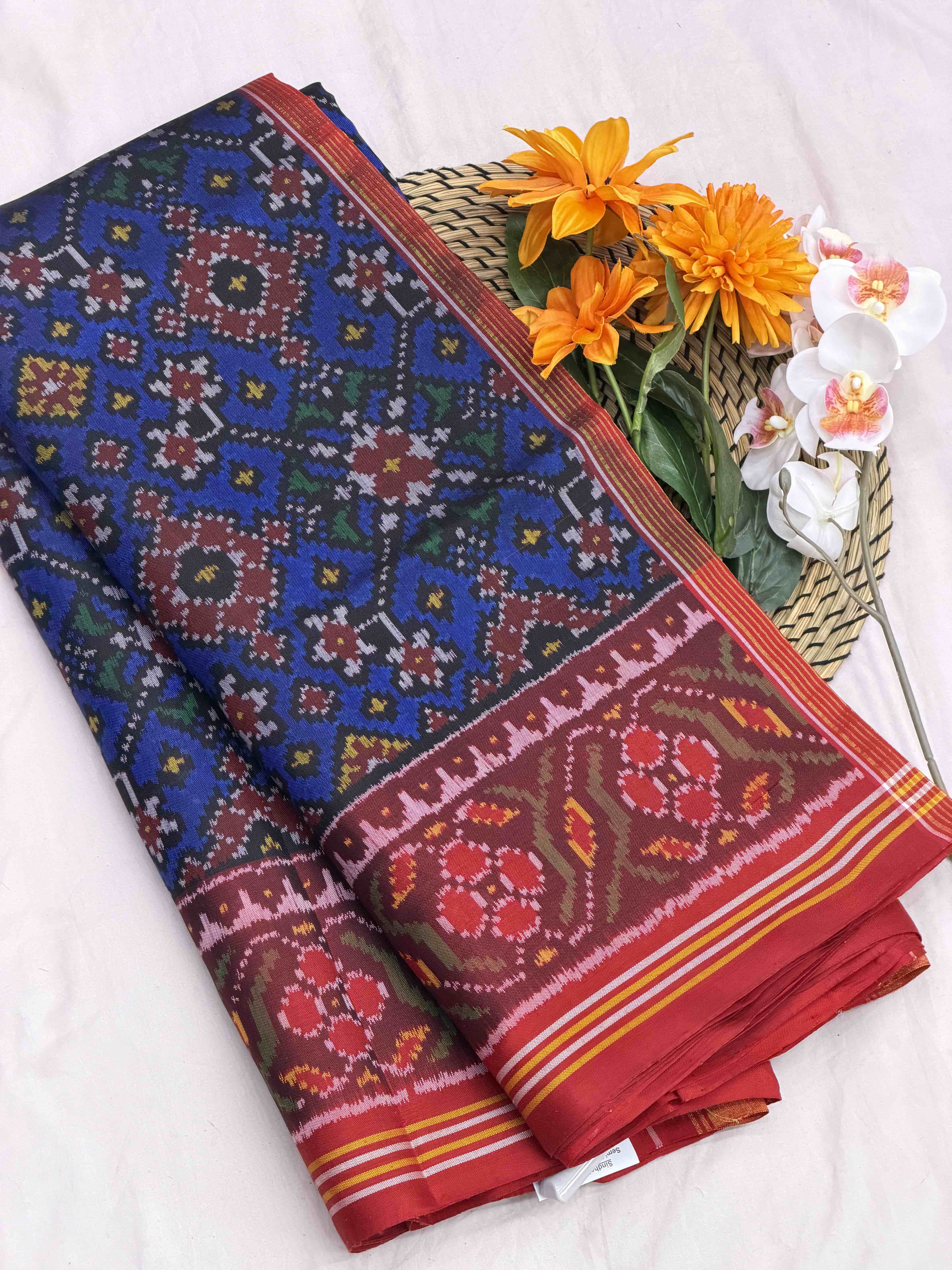Red & deep blue Navaratan single ikat patan Patola