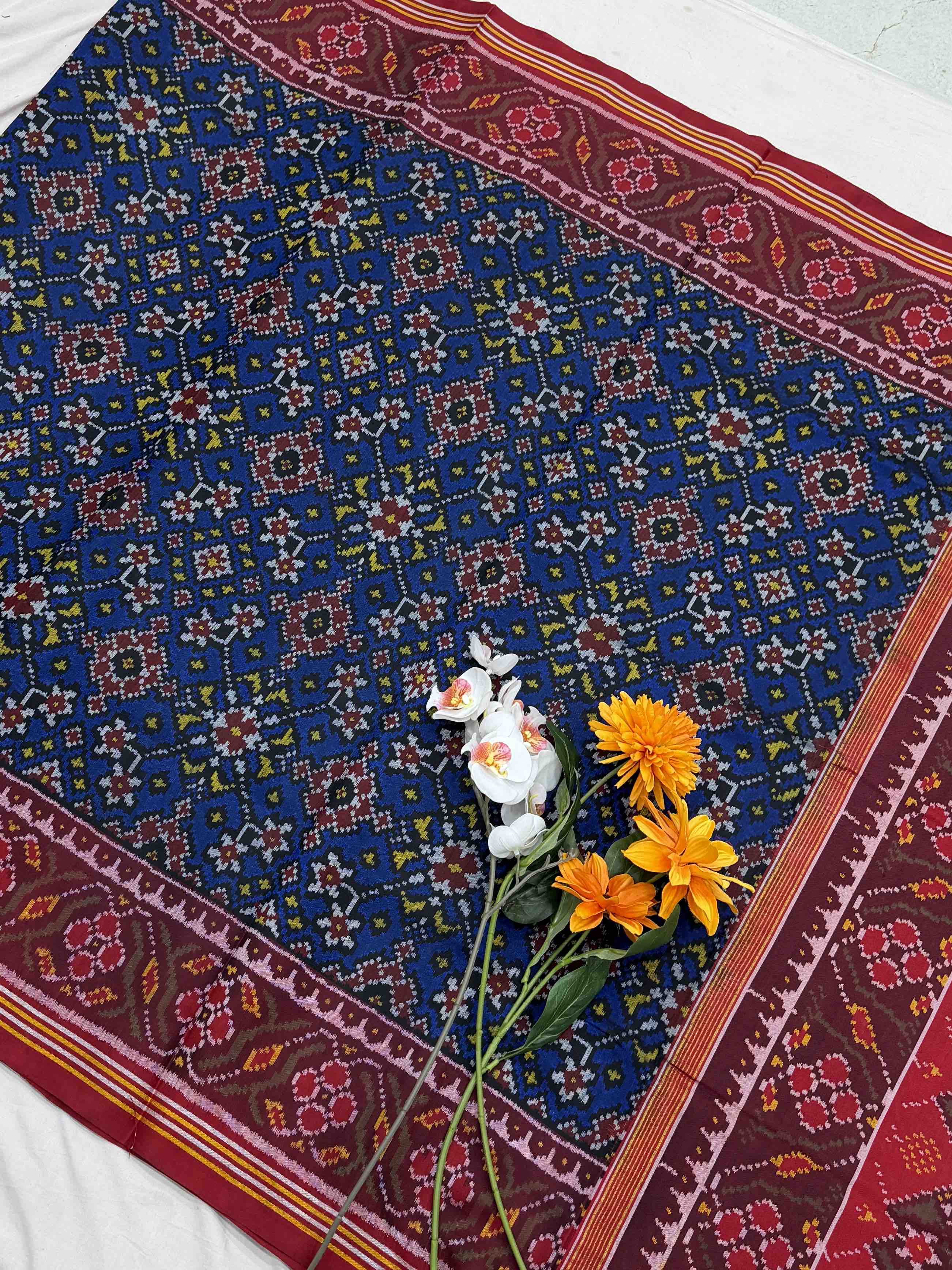 Maroon & Blue navaratan single ikat Patan Patola