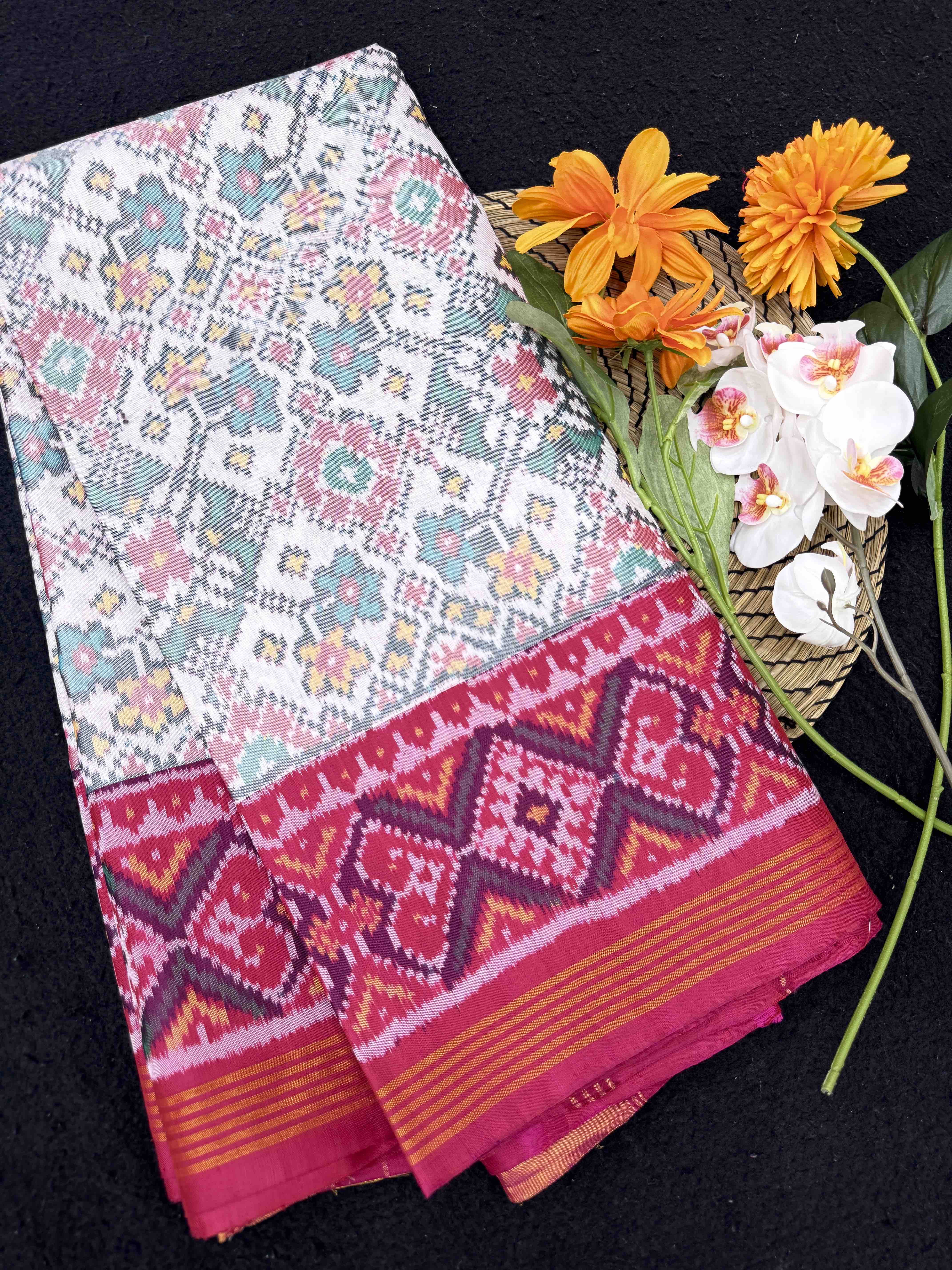 Pink & White Navratan Single Ikat Patan Patola Saree