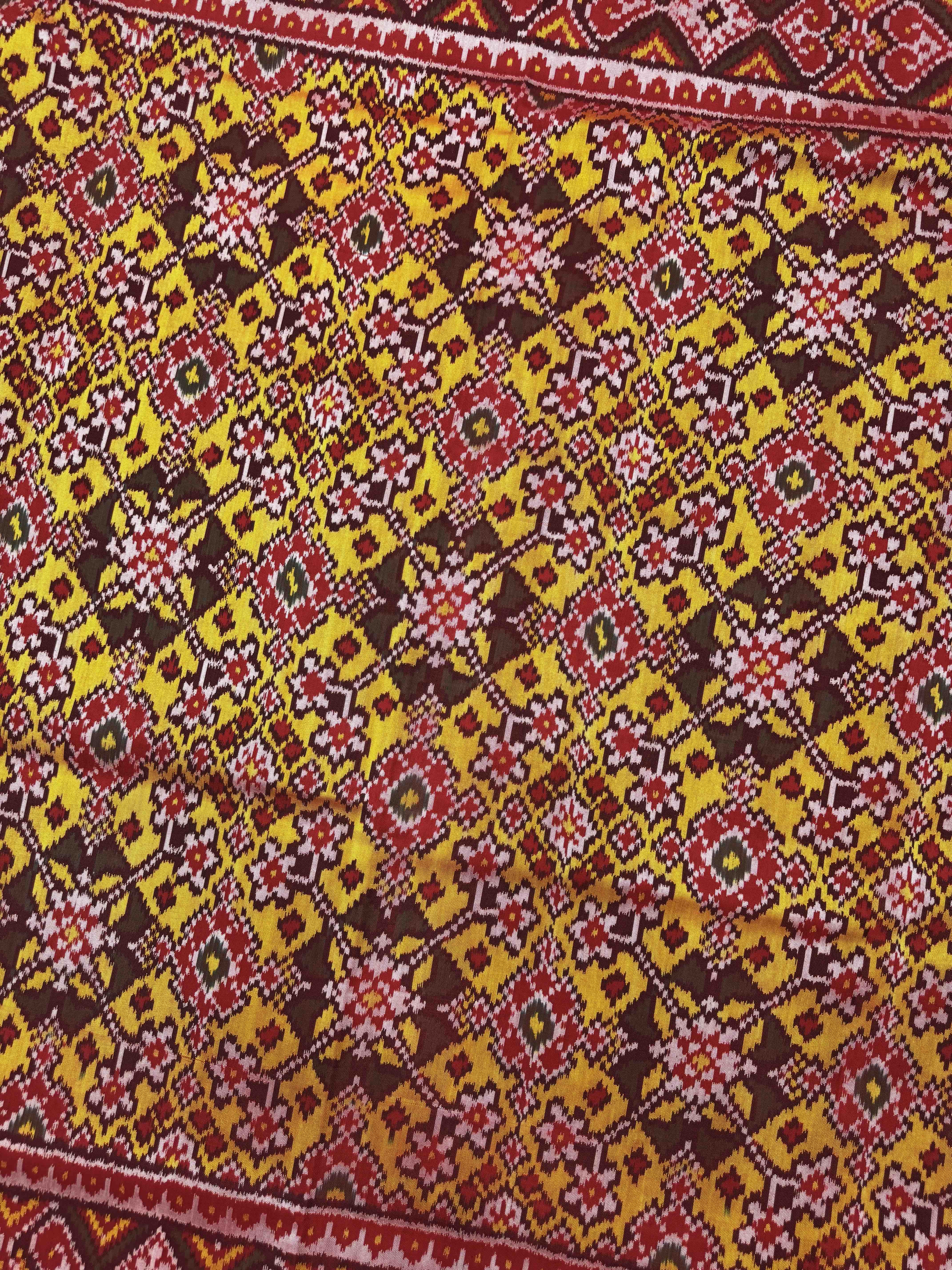 Red & Yellow Navrtatan Single Ikat Patan Patola Saree
