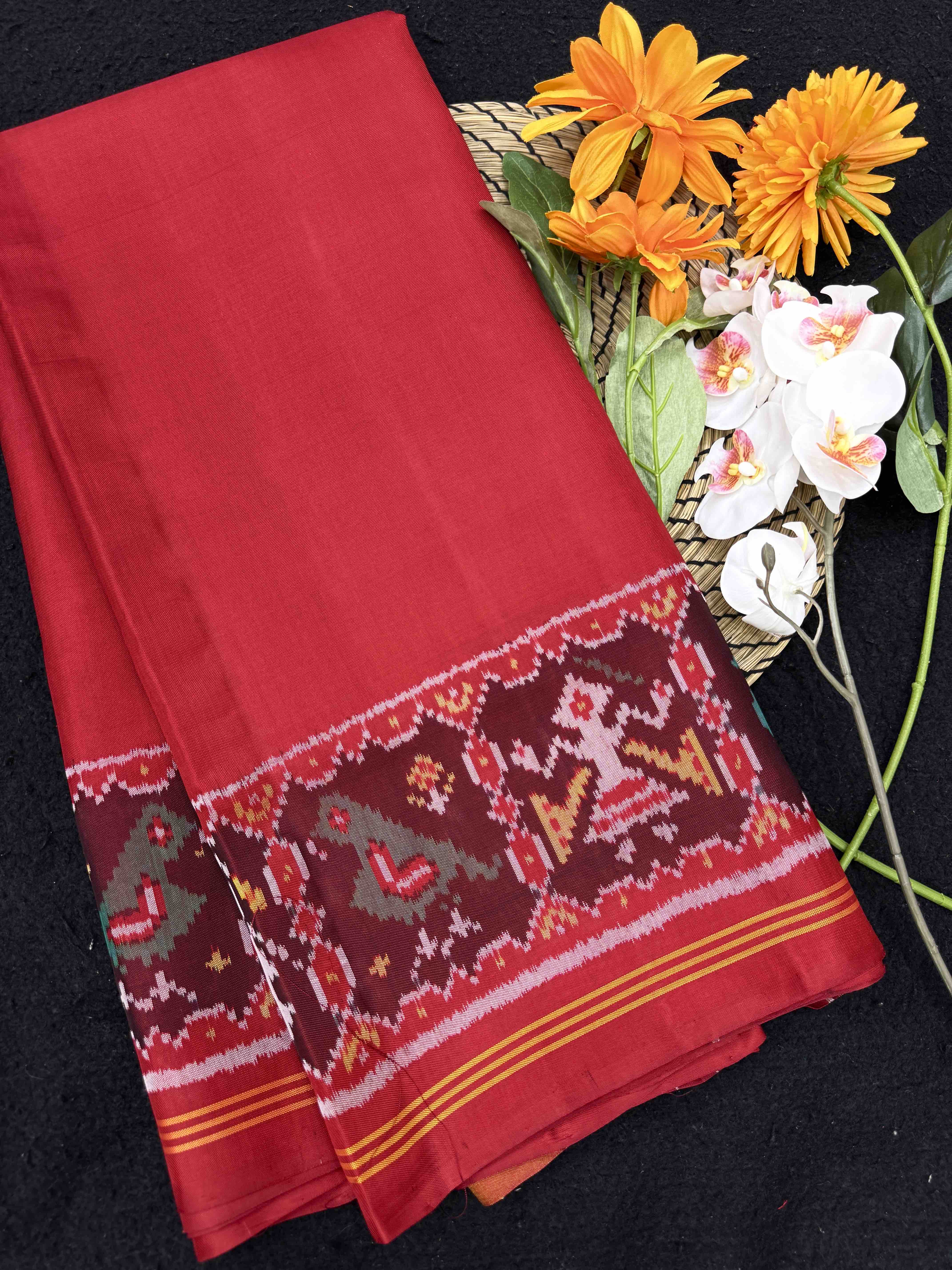 Red Plain With Navratan Blouse Single Ikat Patan Patola Saree