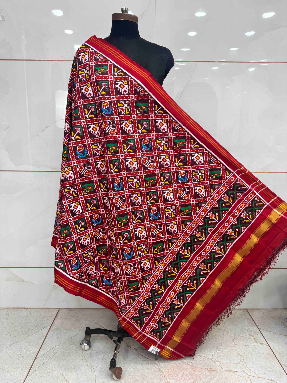Red & Maroon Small Narikunj Double Ikat Dupatta
