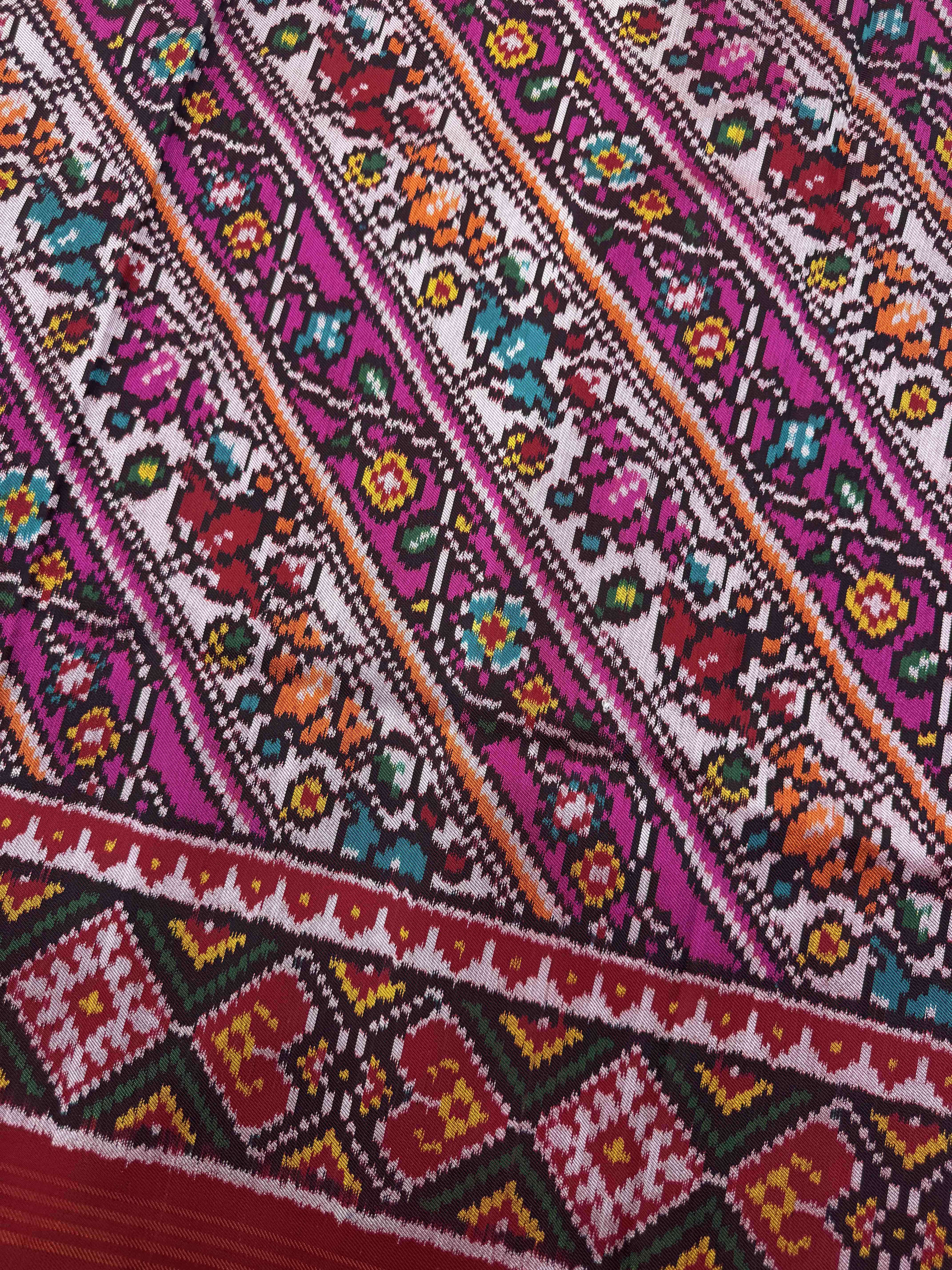Red & Pink with White Leheriya Flower Twill Patola Saree