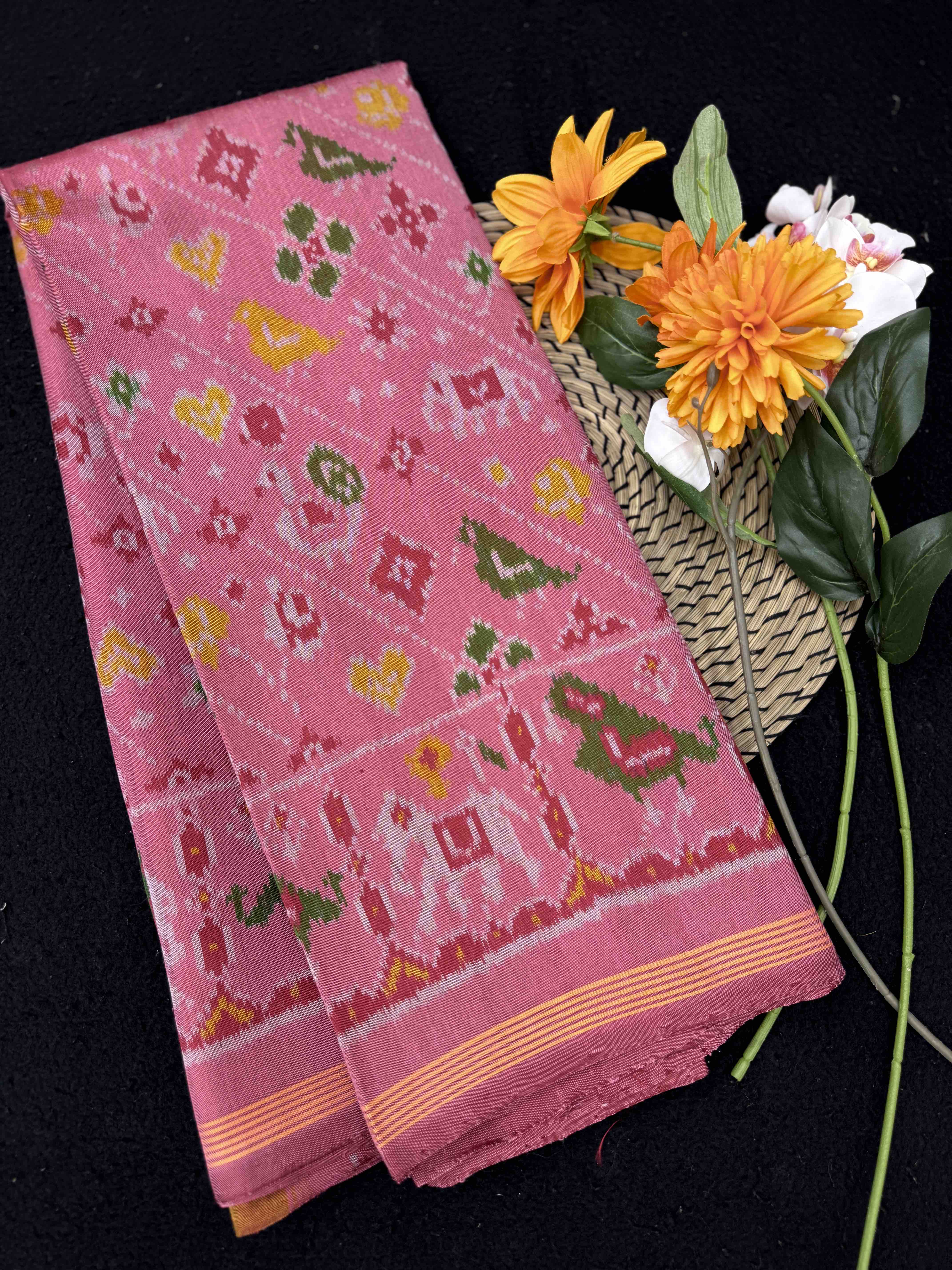 Light Pink Narikunj Leheriya Single Ikat Patan Patola Saree