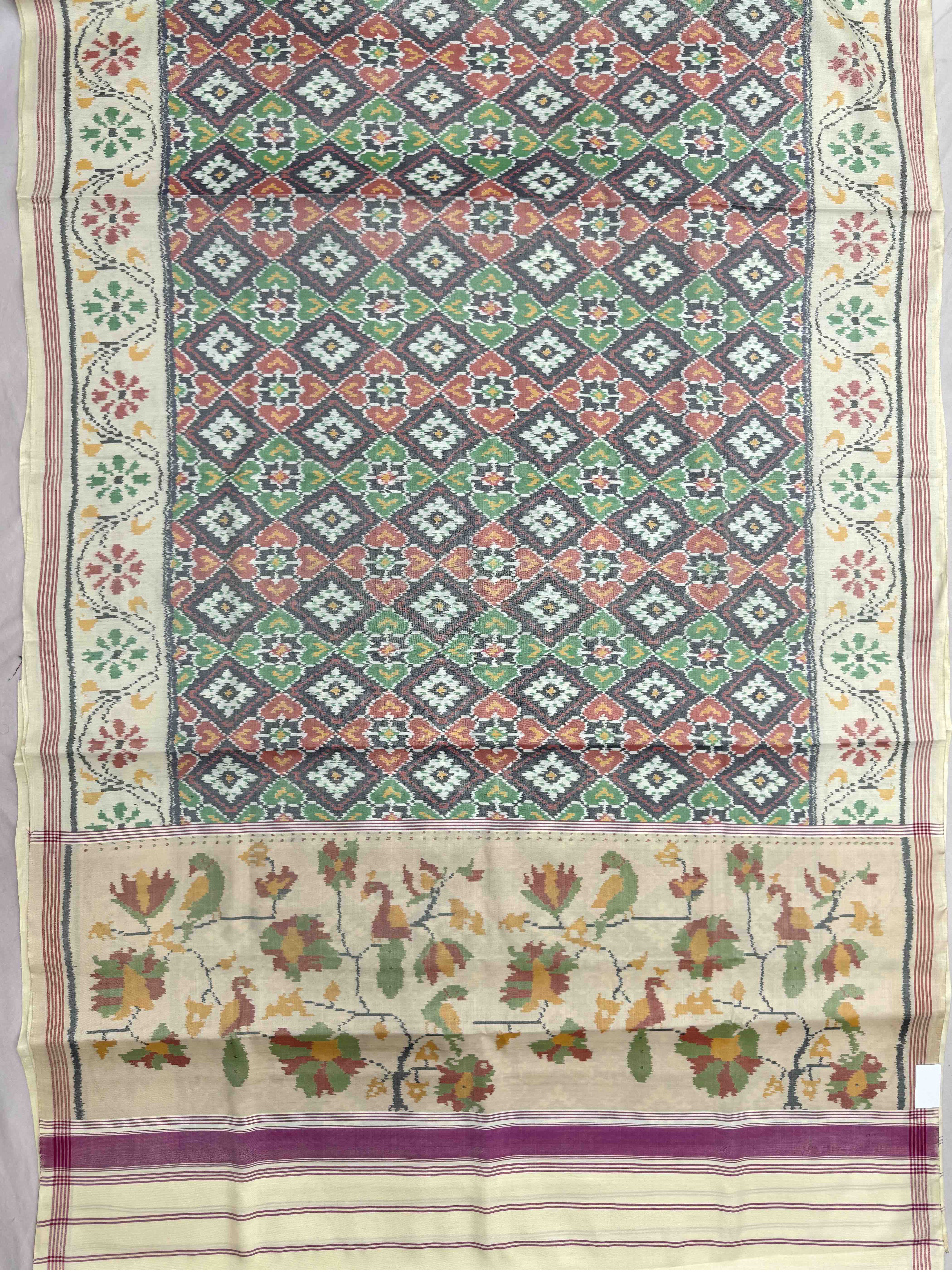 Yellowish White Panchanda Single Ikat Patan Patola Saree