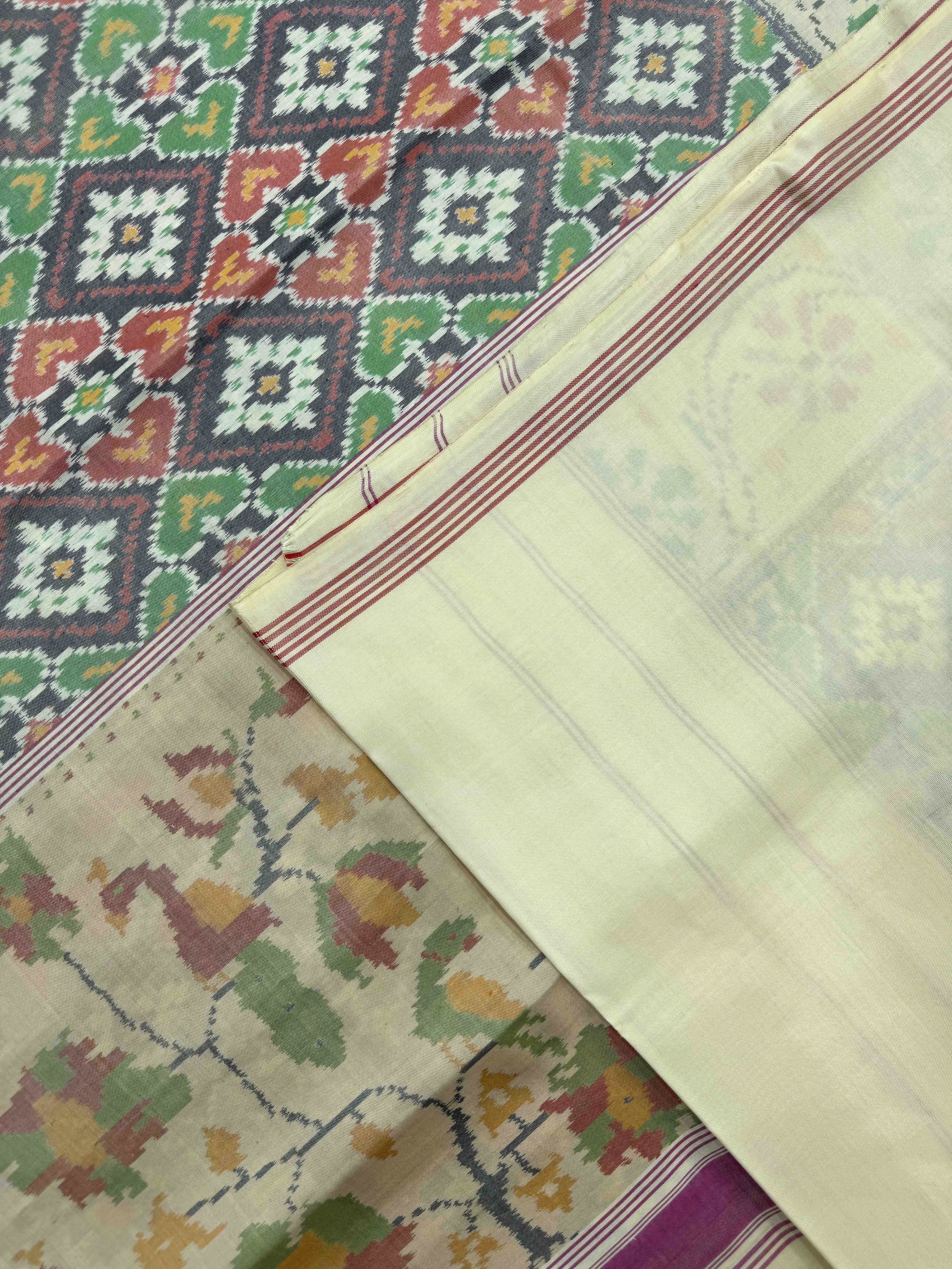 Yellowish White Panchanda Single Ikat Patan Patola Saree