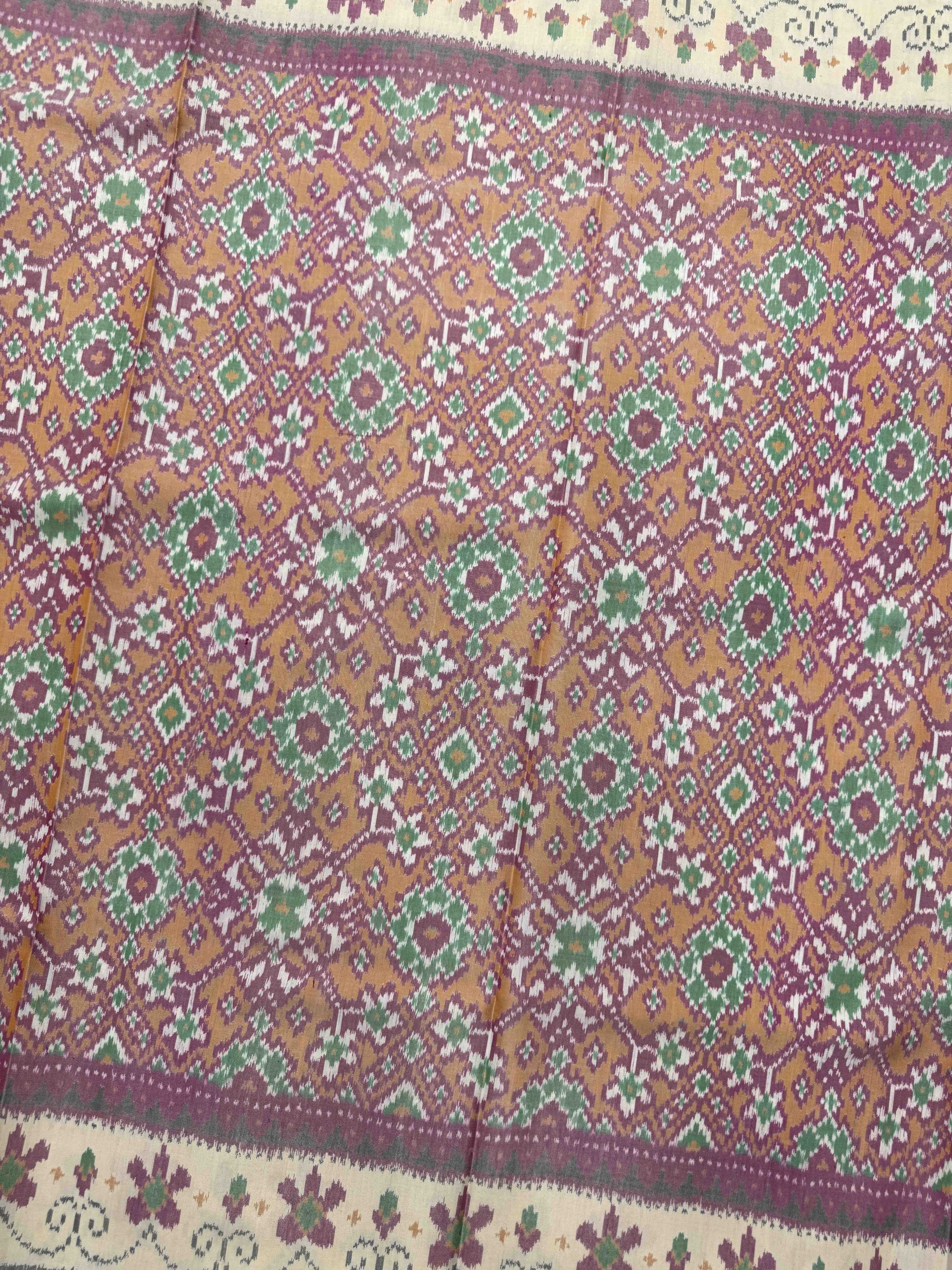 Yellowish White & Orange Navratan Single Ikat Patan Patola Saree