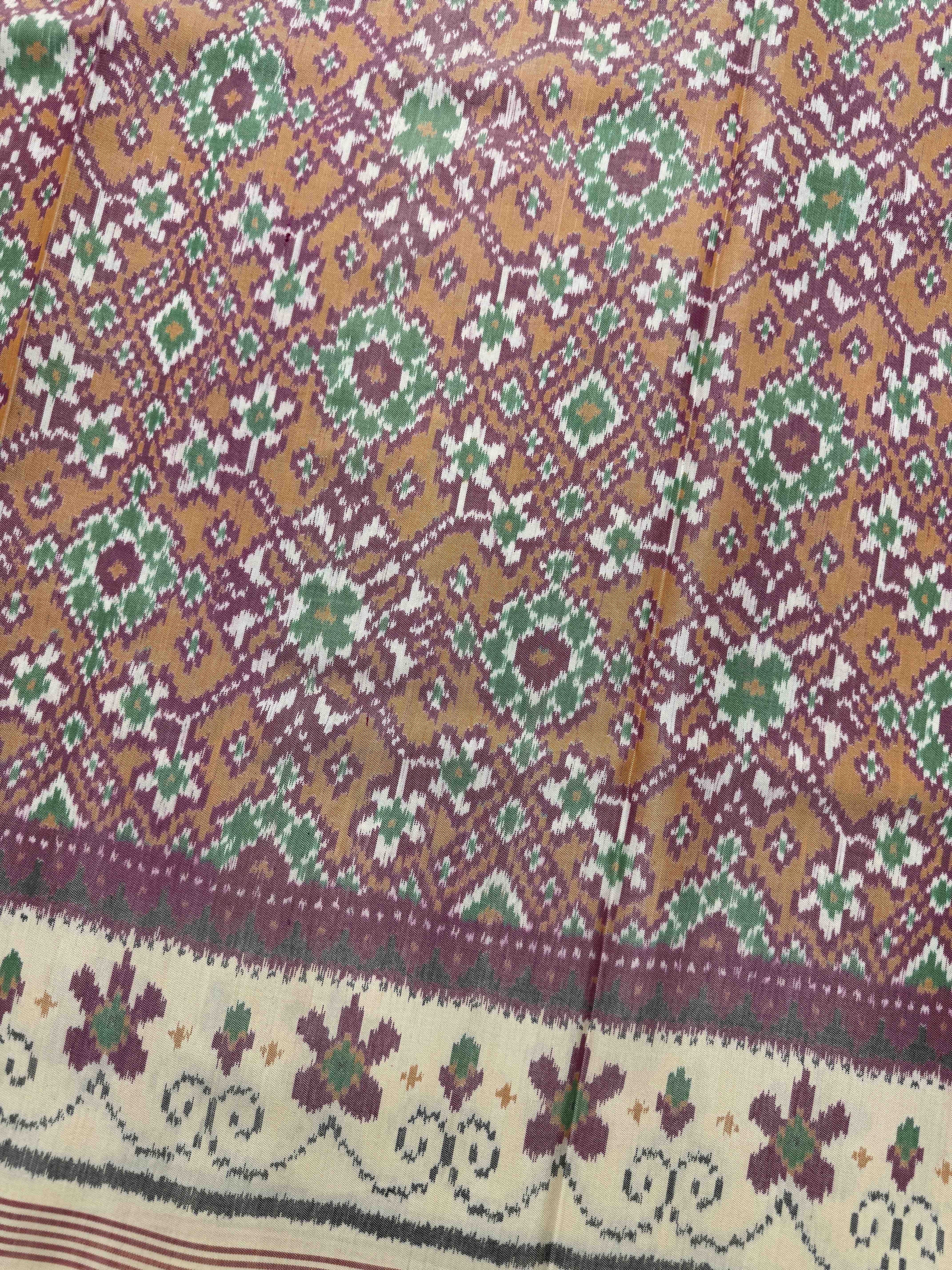 Yellowish White & Orange Navratan Single Ikat Patan Patola Saree