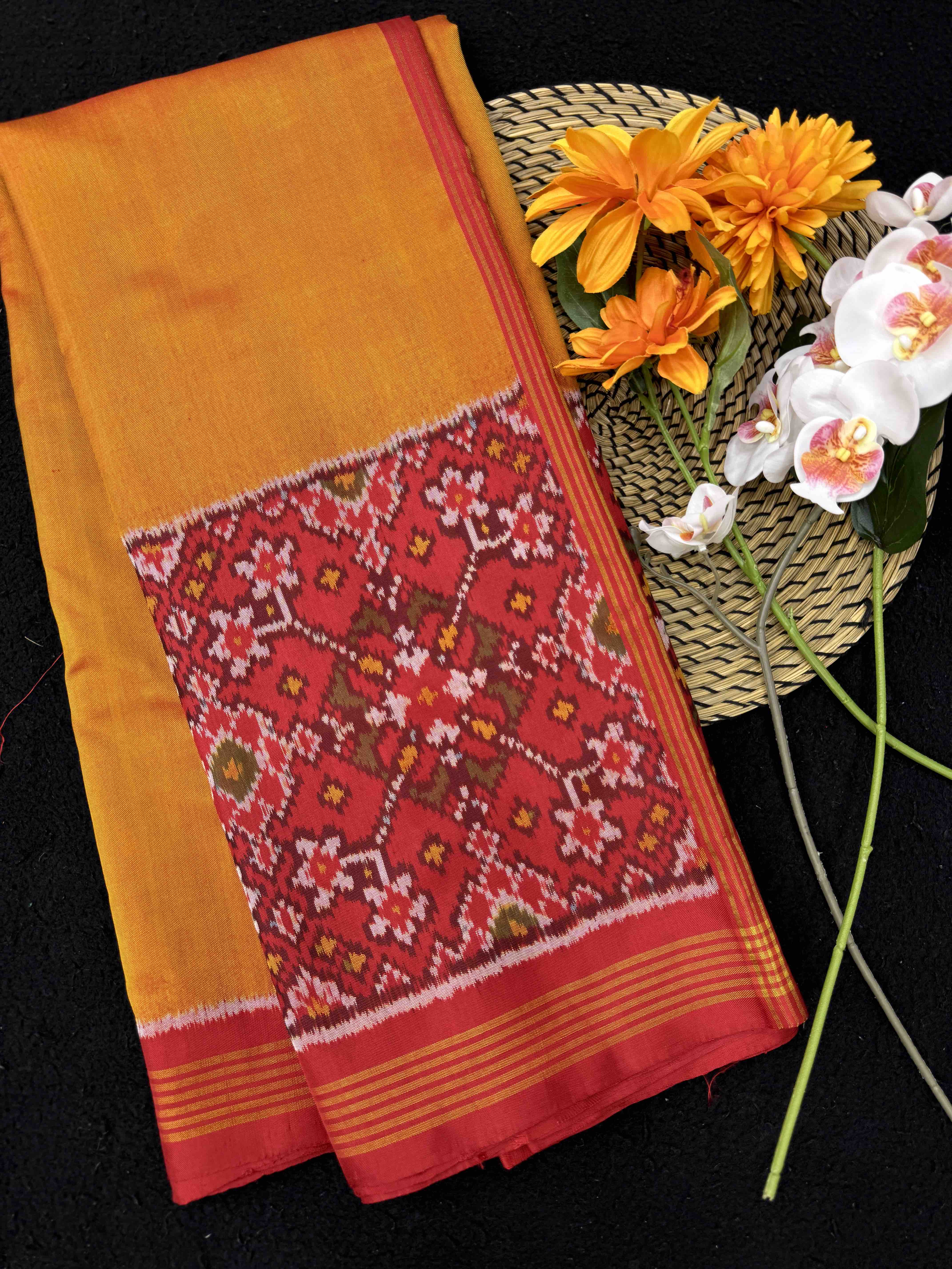 Red & Mustard Plain with Navratan Scut Border Single Ikat Patan Patola Saree
