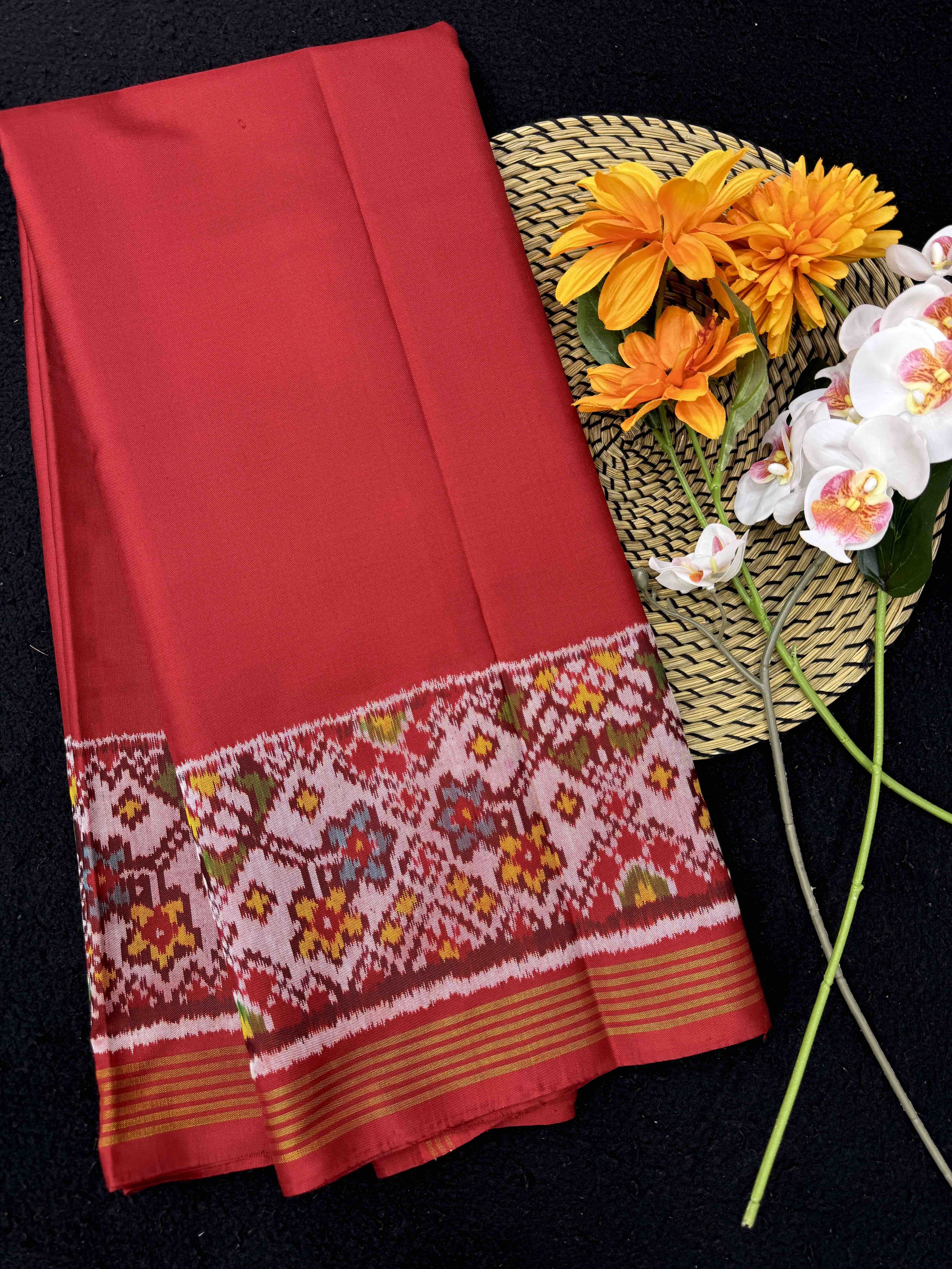 Red Plain with Navratan Border Pallu Single Ikat Patan Patola Saree