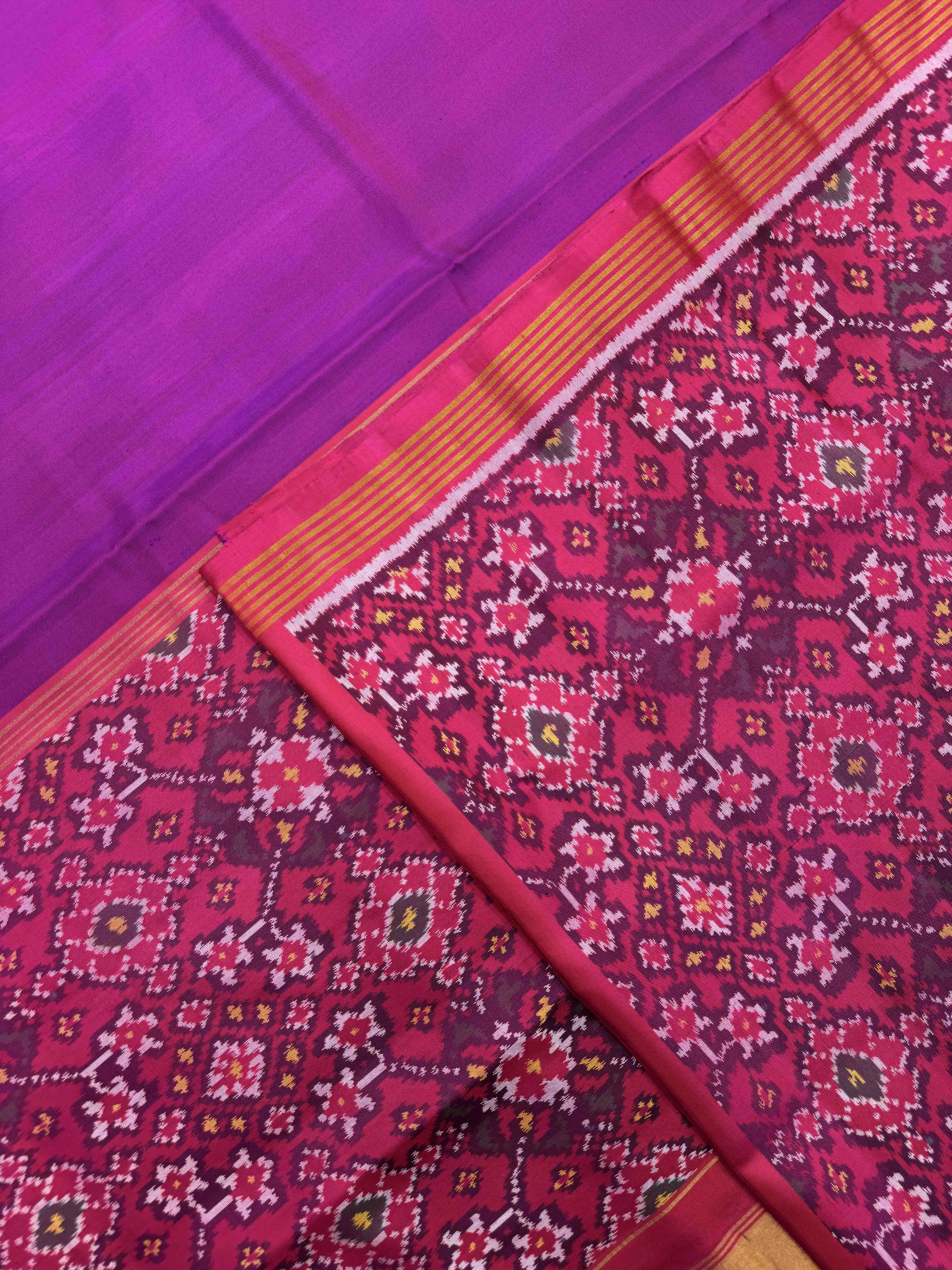 Pink & Purple Plain with Navratan Scut Border Single Ikat Patan Patola Saree