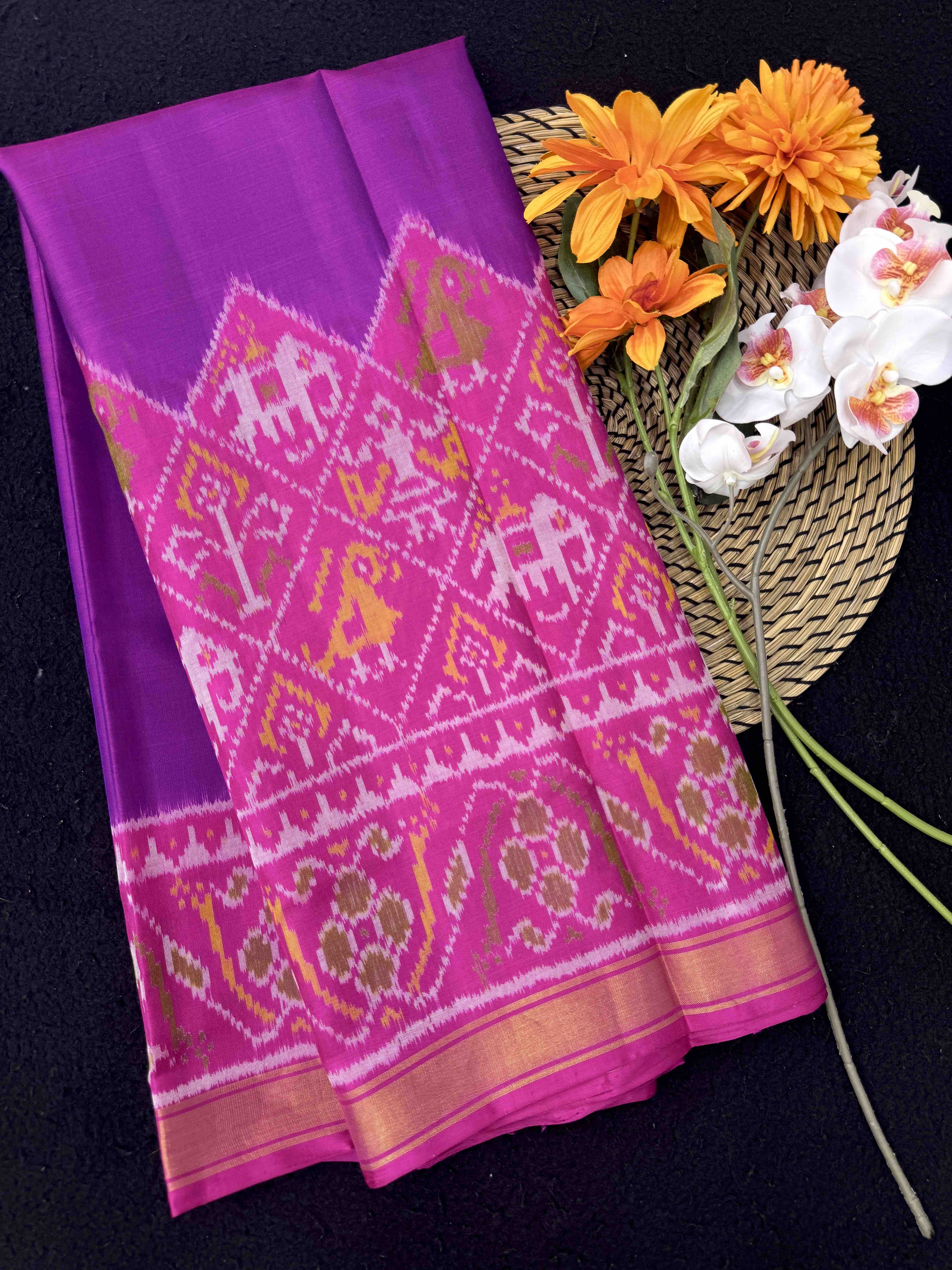 Pink & Purple Plain with Narikunj Scut Border Patola Saree