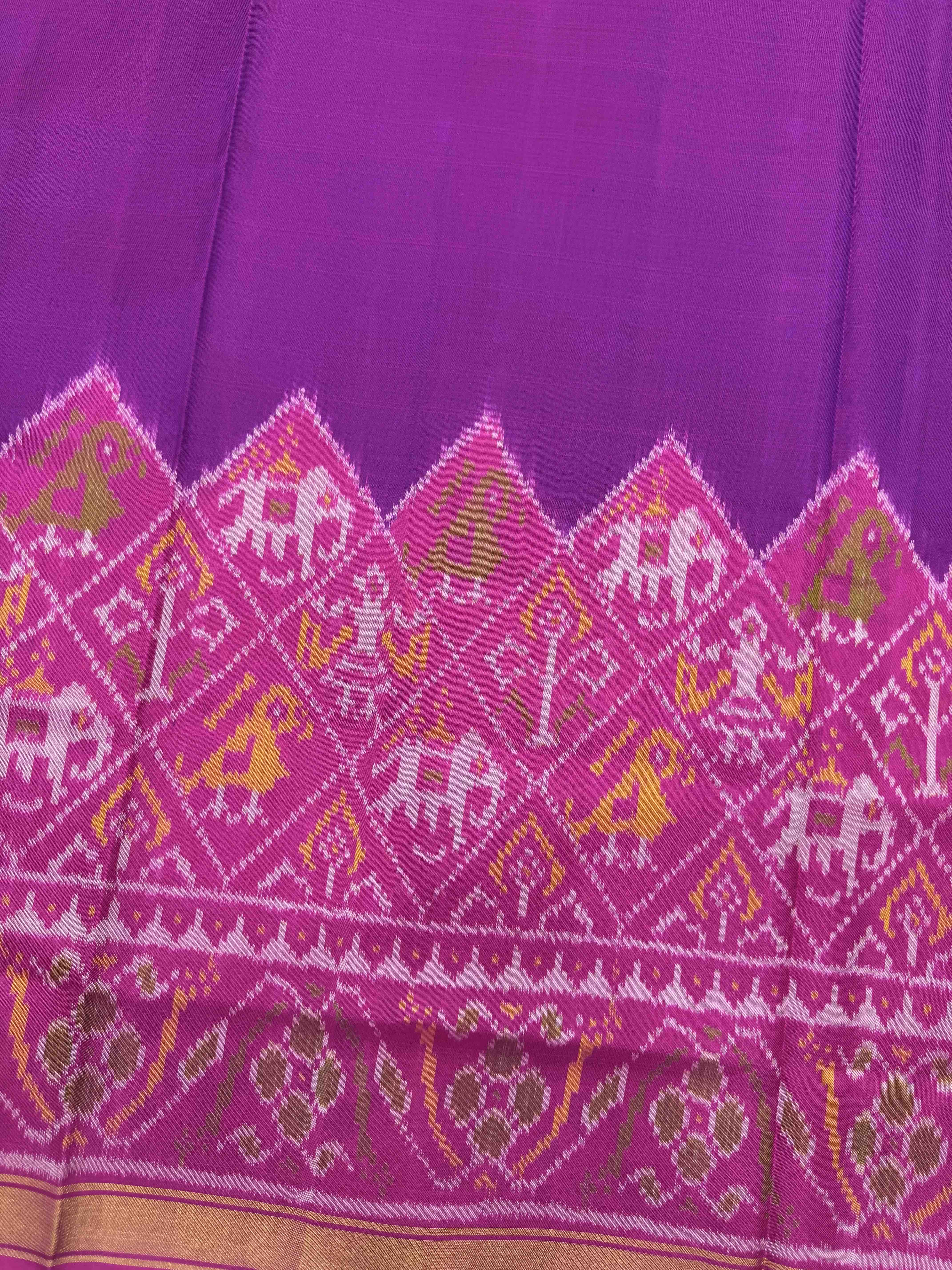 Pink & Purple Plain with Narikunj Scut Border Patola Saree