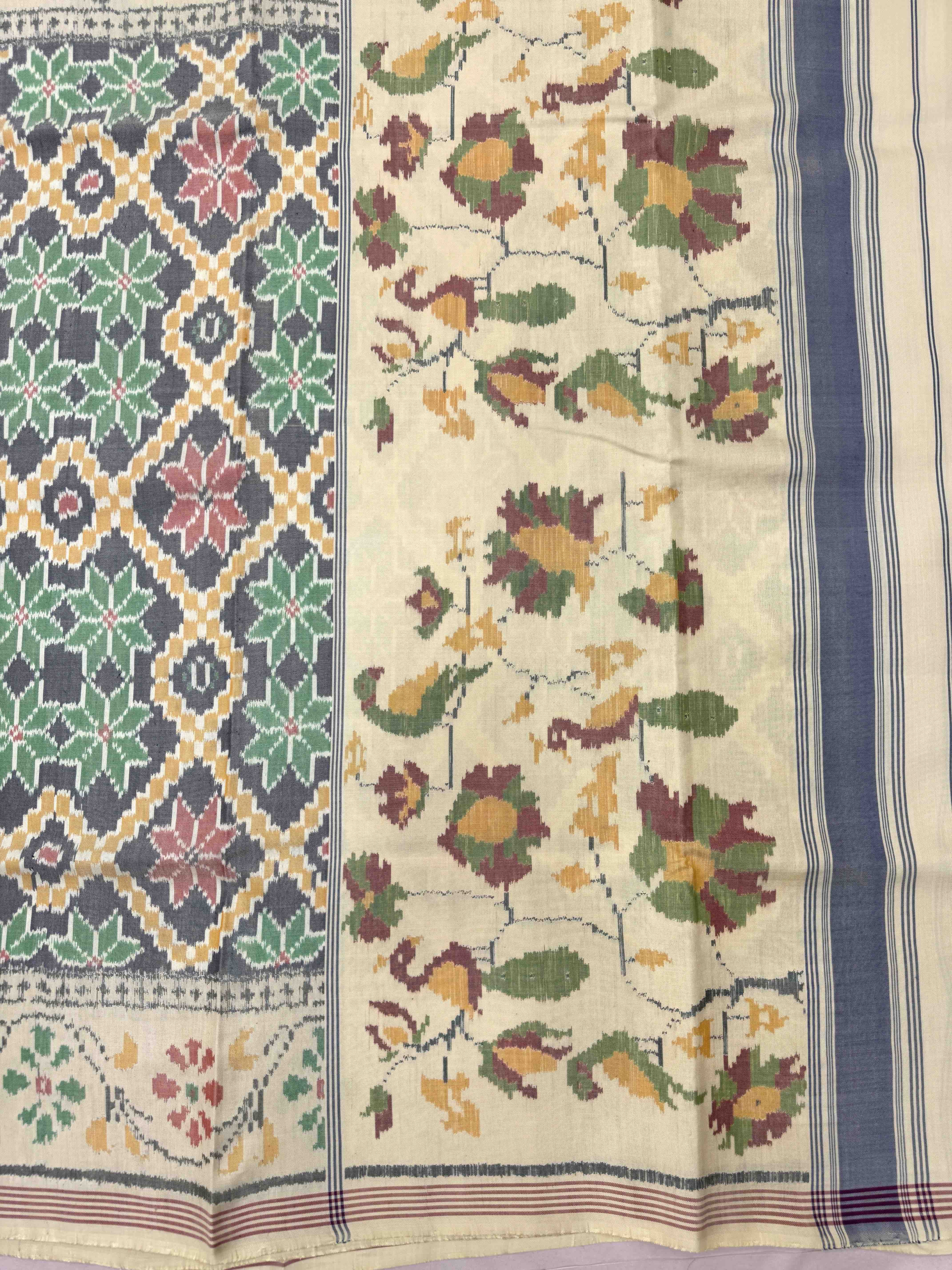 Off White & Grey Fancy Flower Single Ikat Patan Patola Saree
