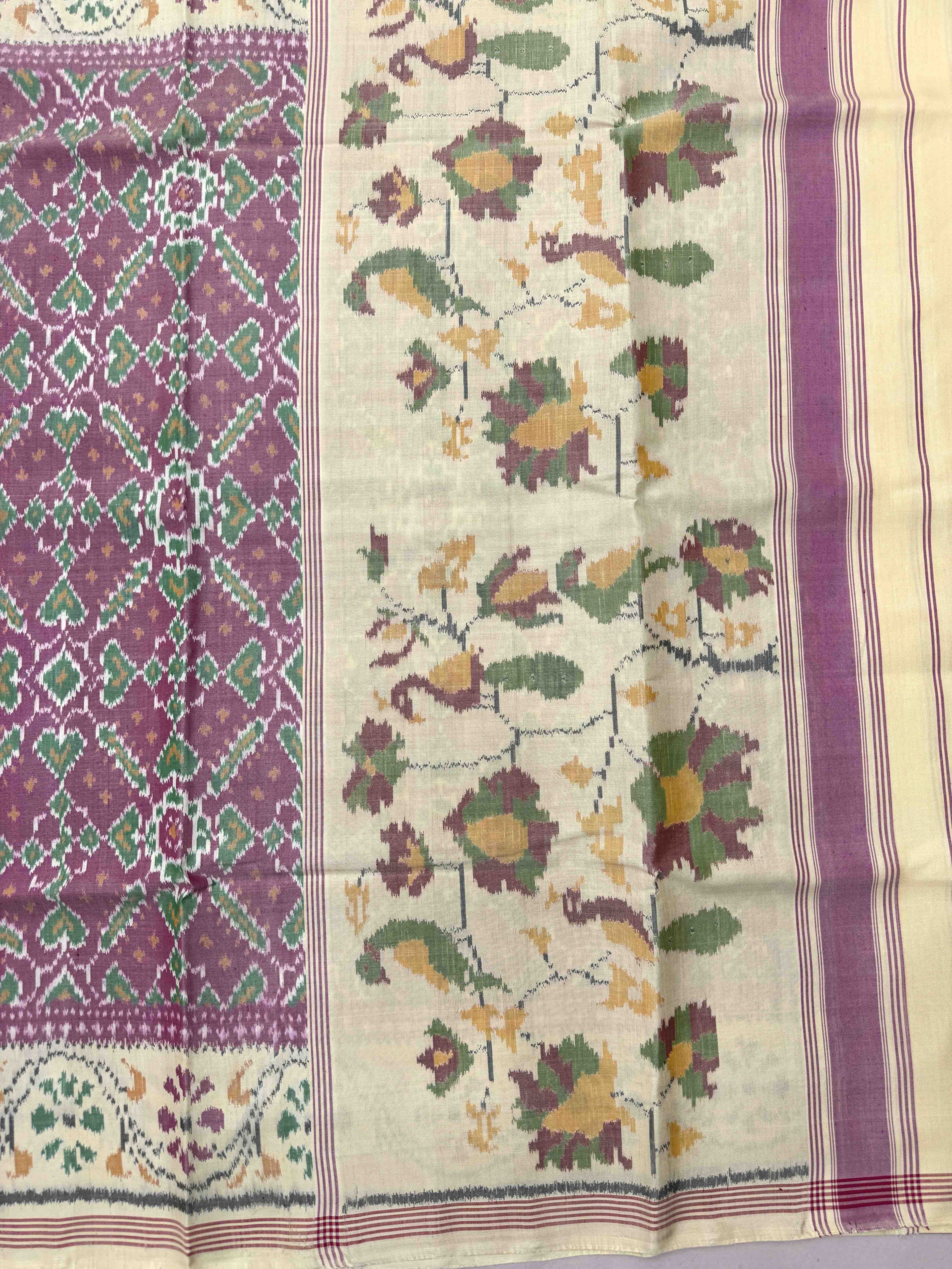 Off White & Onion Manekchowk Single Ikat Patan Patola Saree